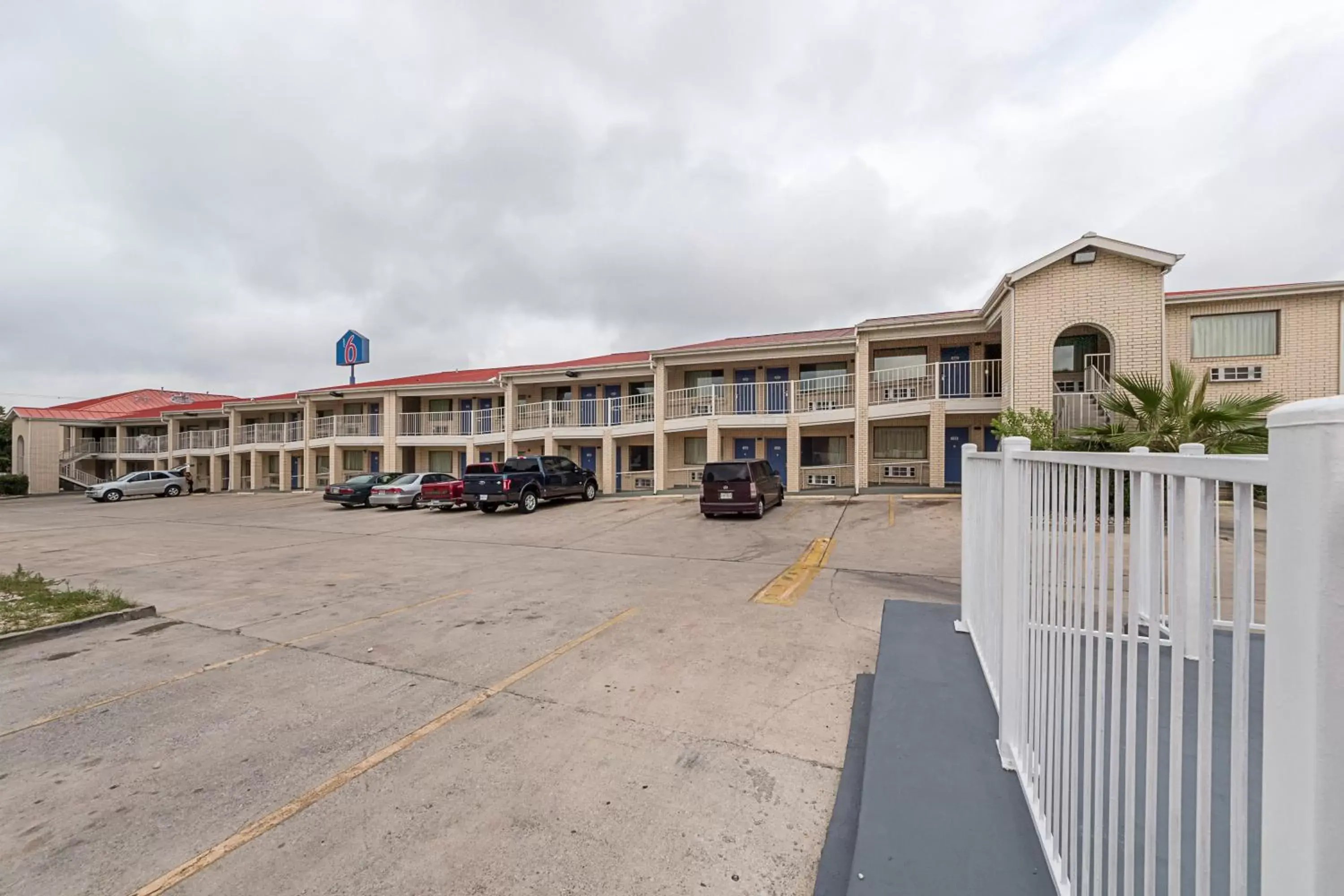 Facade/entrance, Property Building in Motel 6-San Antonio, TX - Fiesta Trails