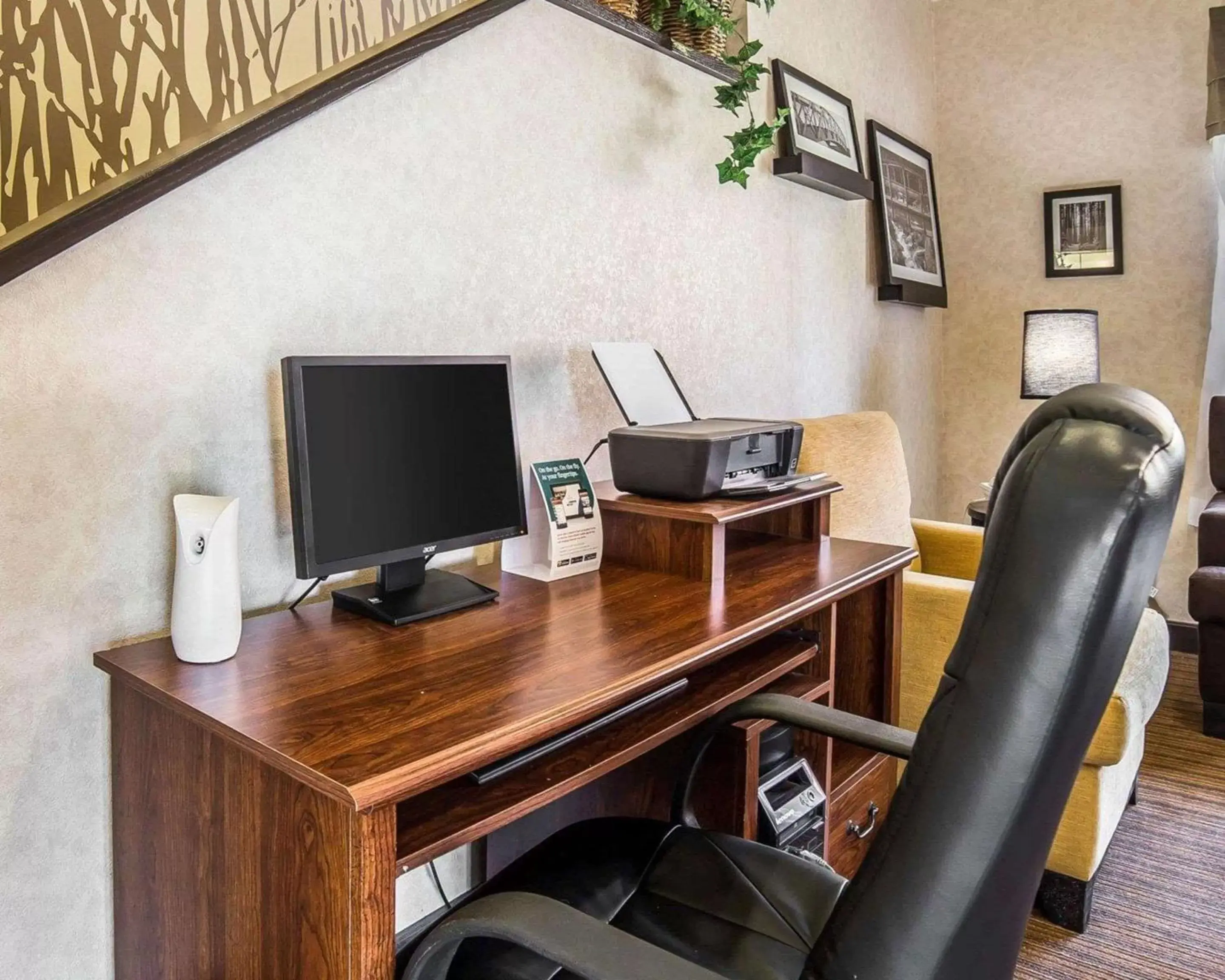 Business facilities, TV/Entertainment Center in Quality Inn Moab Slickrock Area