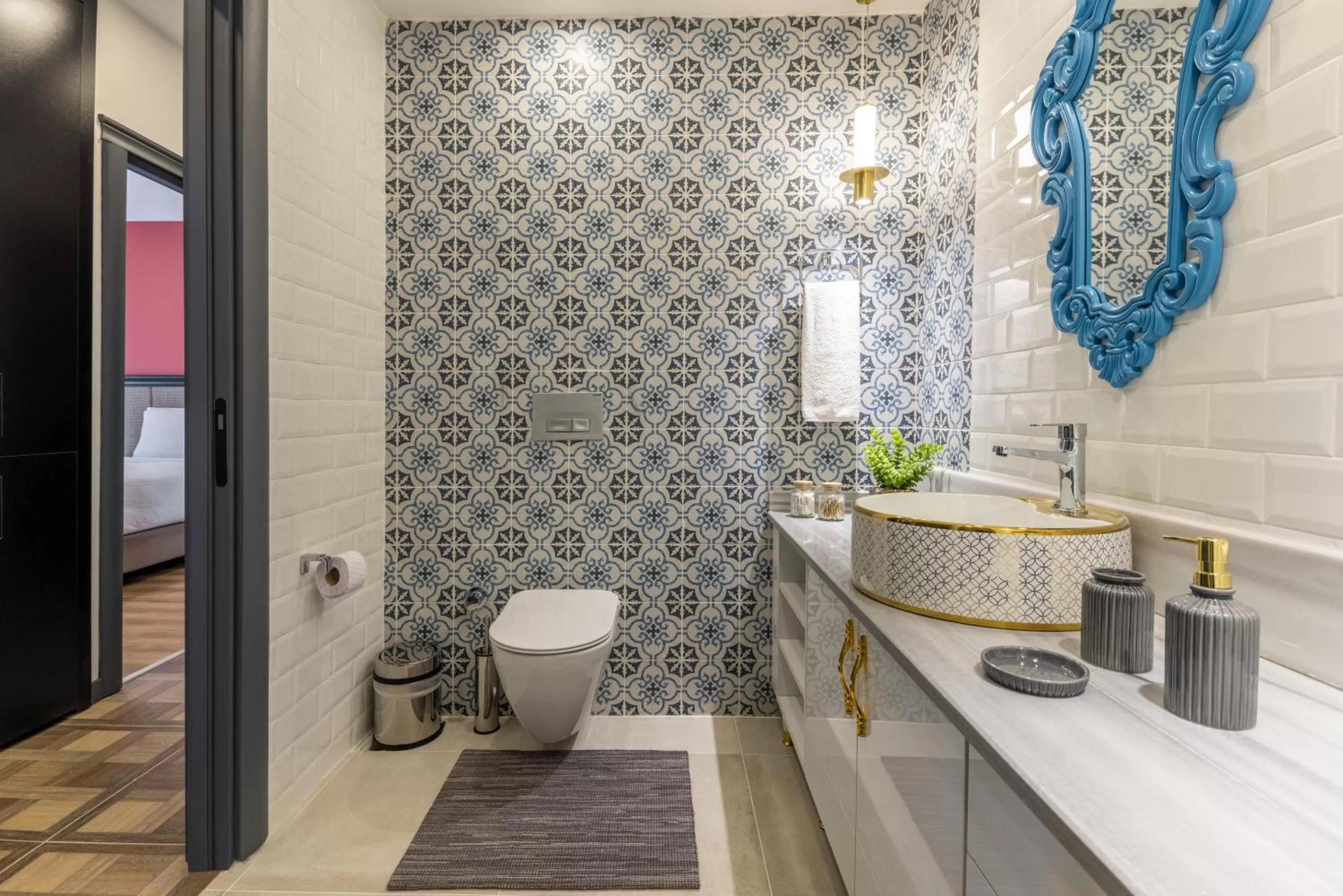 Shower in BayMari Suites City Life