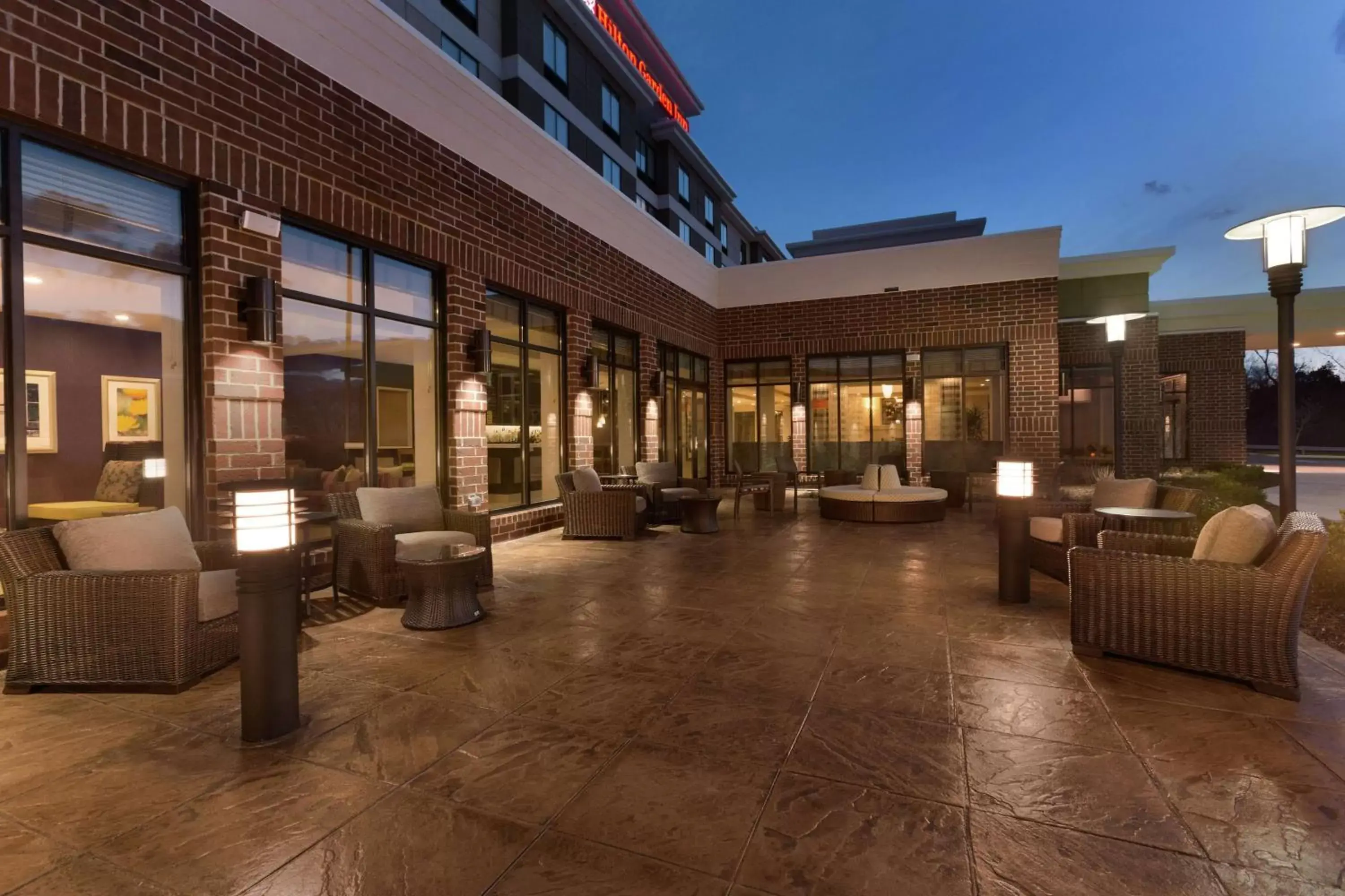 Patio in Hilton Garden Inn Pittsburgh Airport South-Robinson Mall