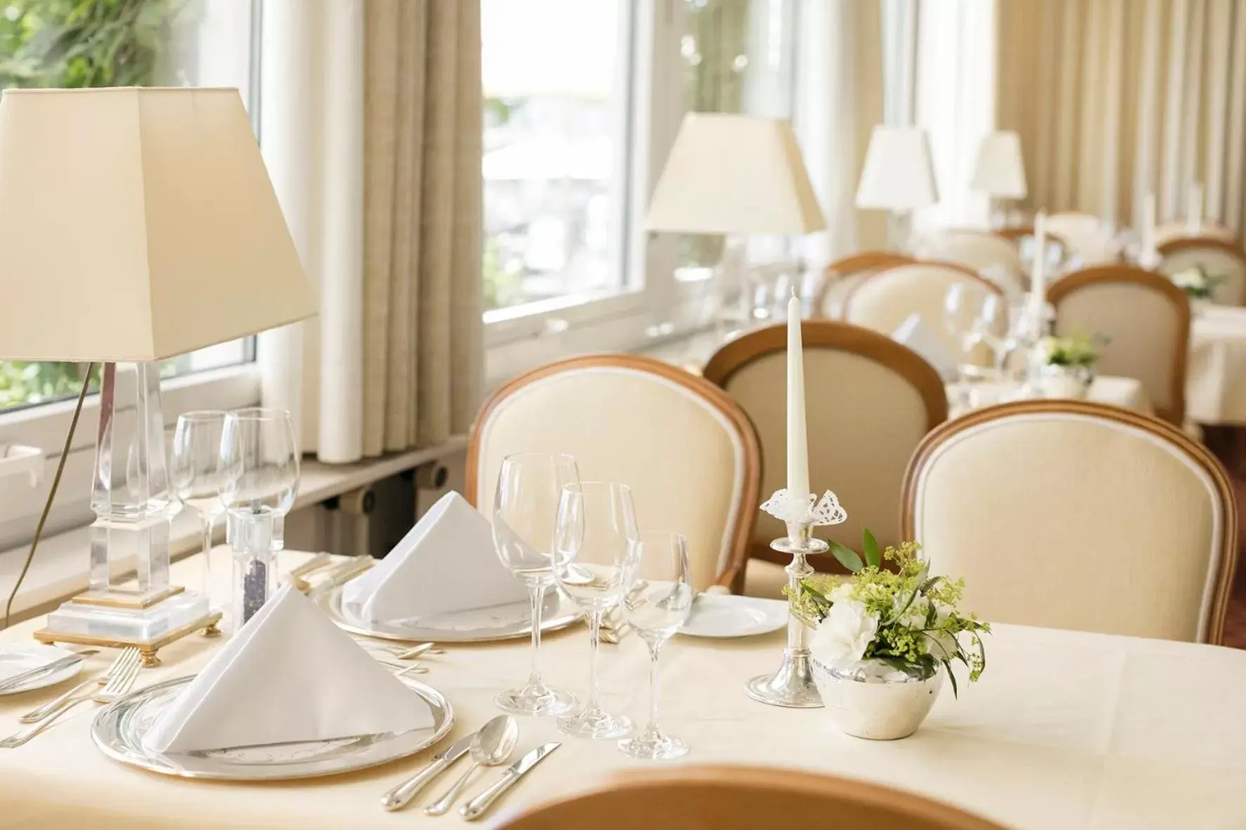 Restaurant/places to eat in Hotel Bayerischer Hof Restaurant/places to eat in Hotel Bayerischer Hof