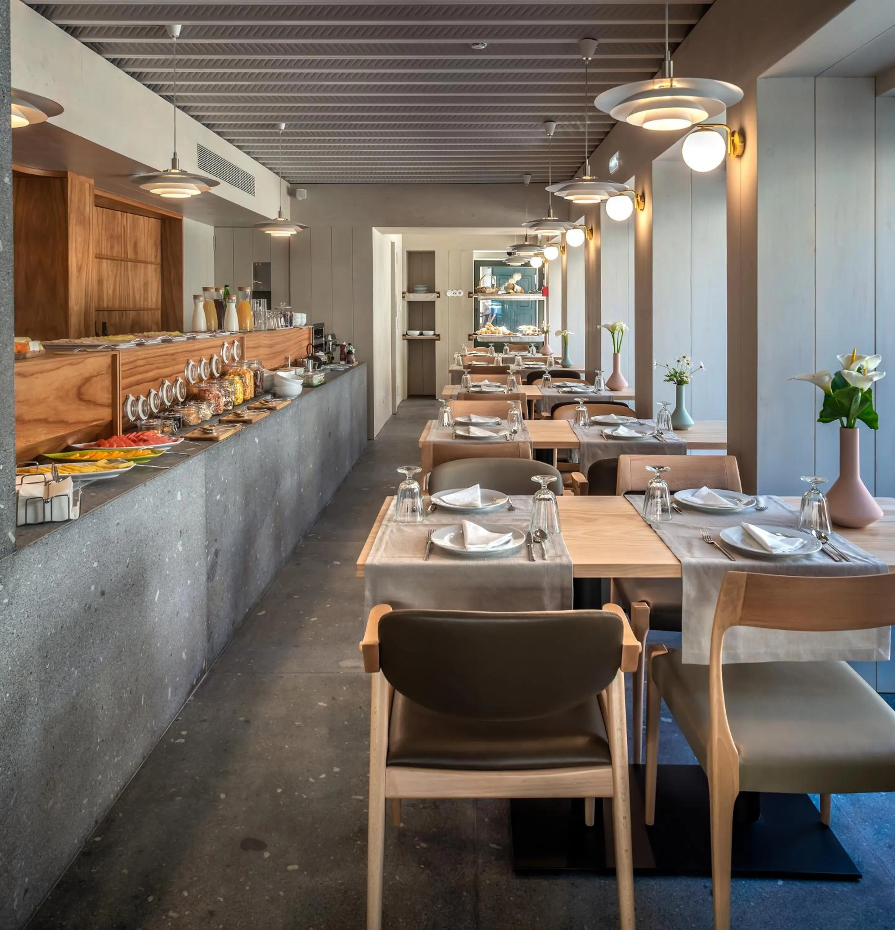 Restaurant/places to eat in Porta Nova Collection House