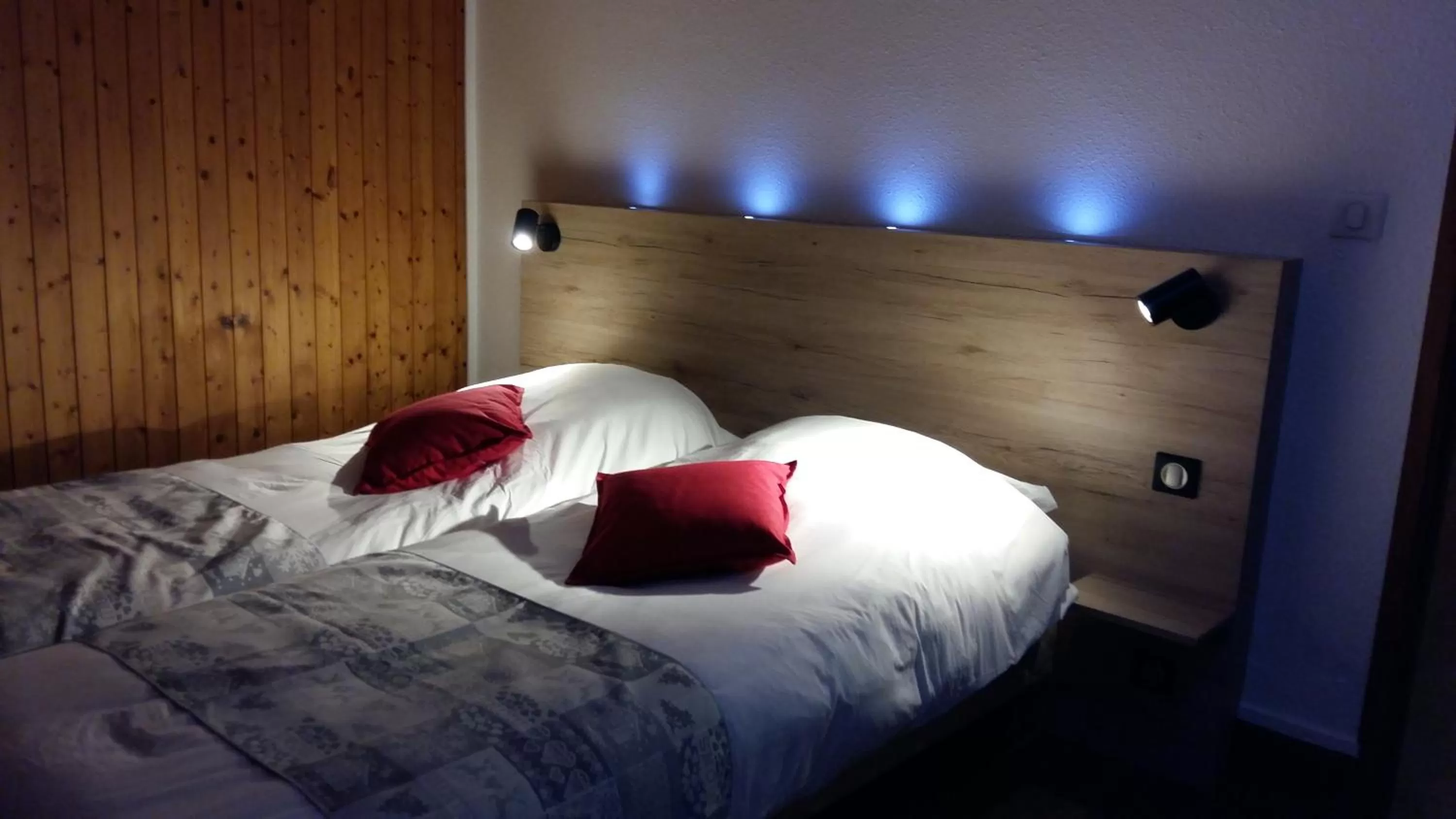 Bedroom, Bed in Hotel Restaurant Du Haut Du Roc