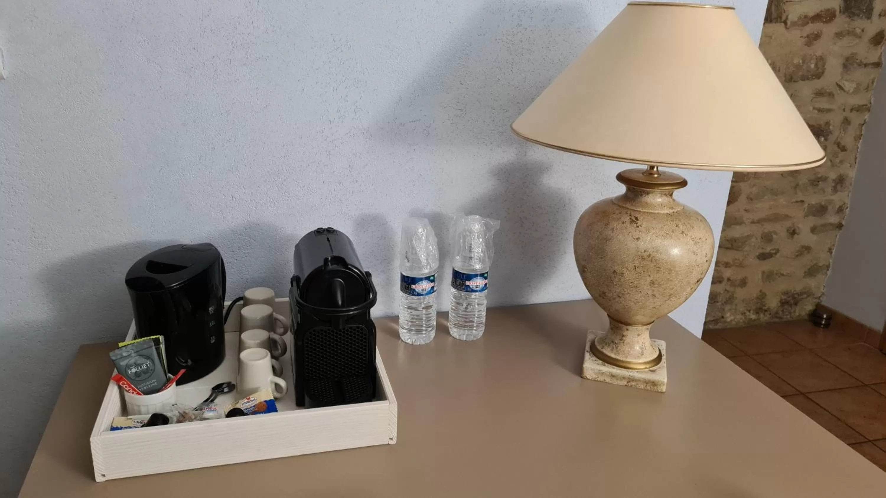 Coffee/tea facilities in Logis Hôtel La Bastide Saint Bach