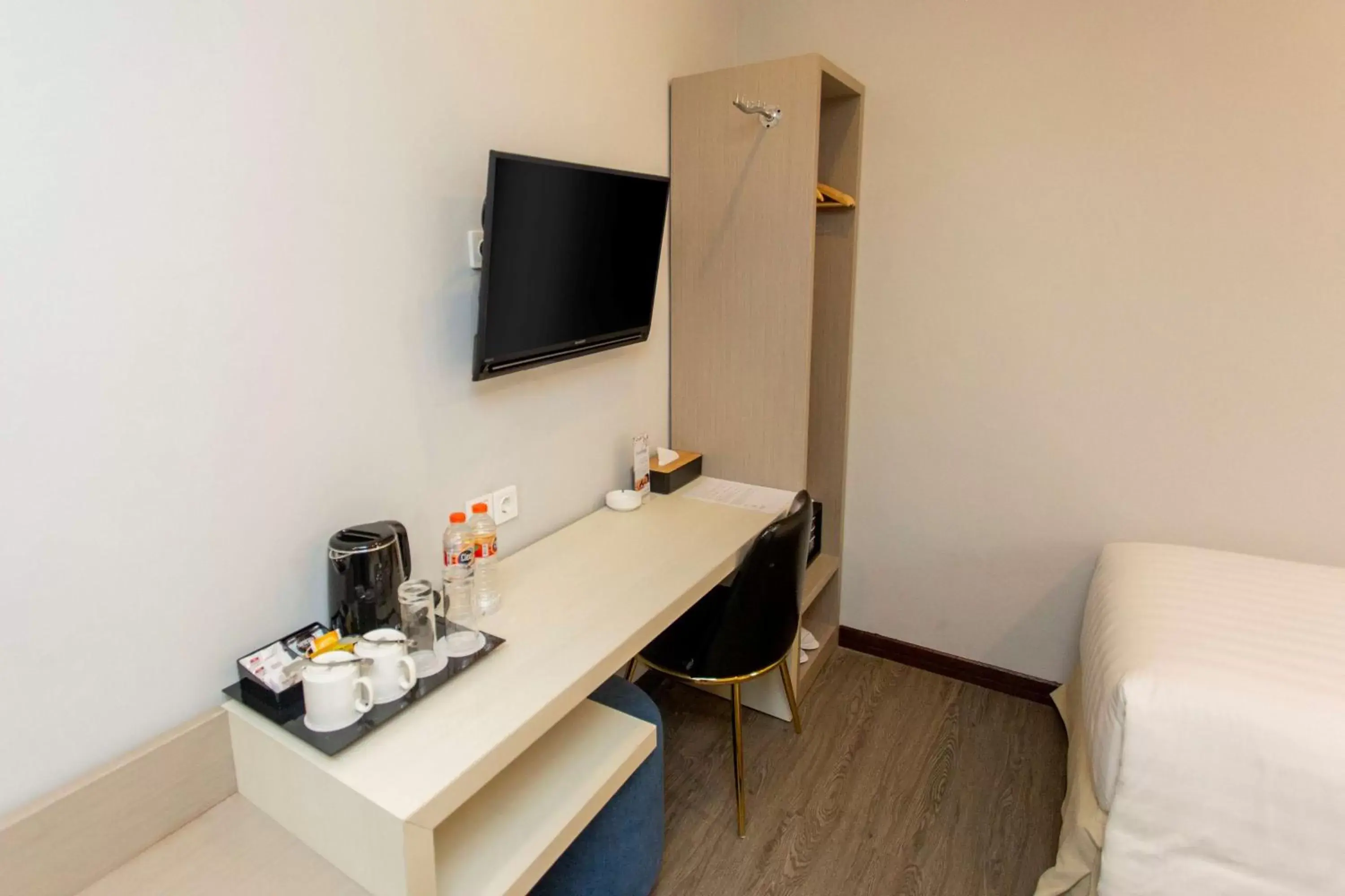 Bedroom, TV/Entertainment Center in Best Western Batang Garing