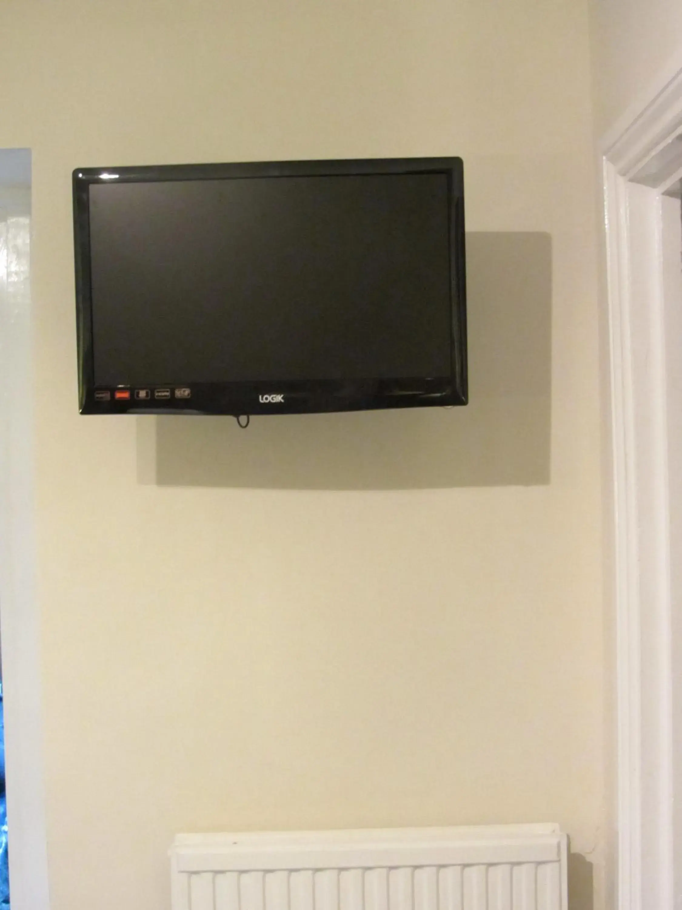 TV and multimedia, TV/Entertainment Center in Goodwood Hotel
