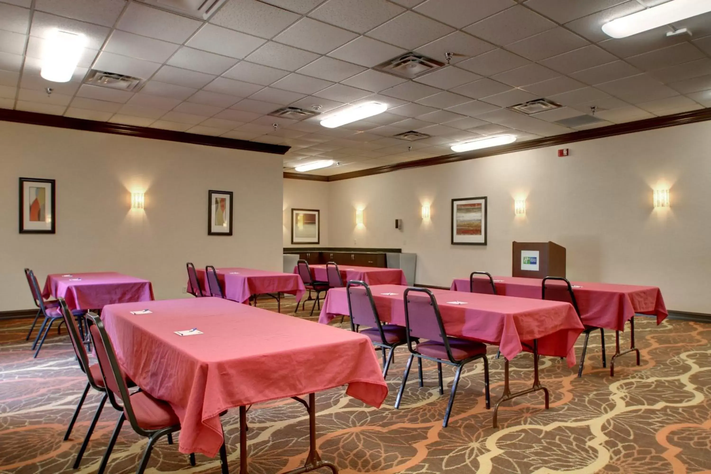 Meeting/conference room in Holiday Inn Express Hotel Fort Campbell-Oak Grove, an IHG Hotel