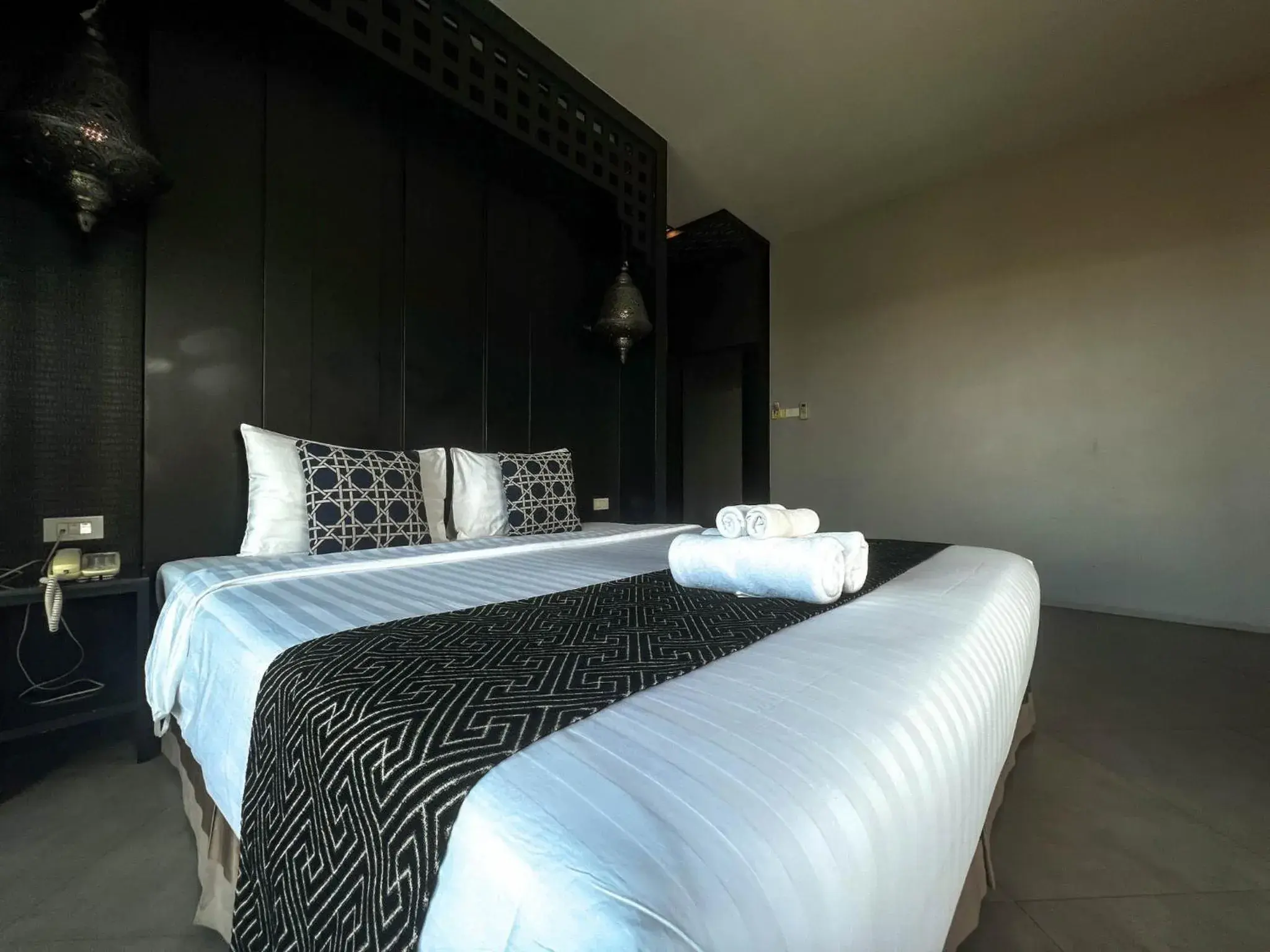 Bed in Srisawara Casa Hotel