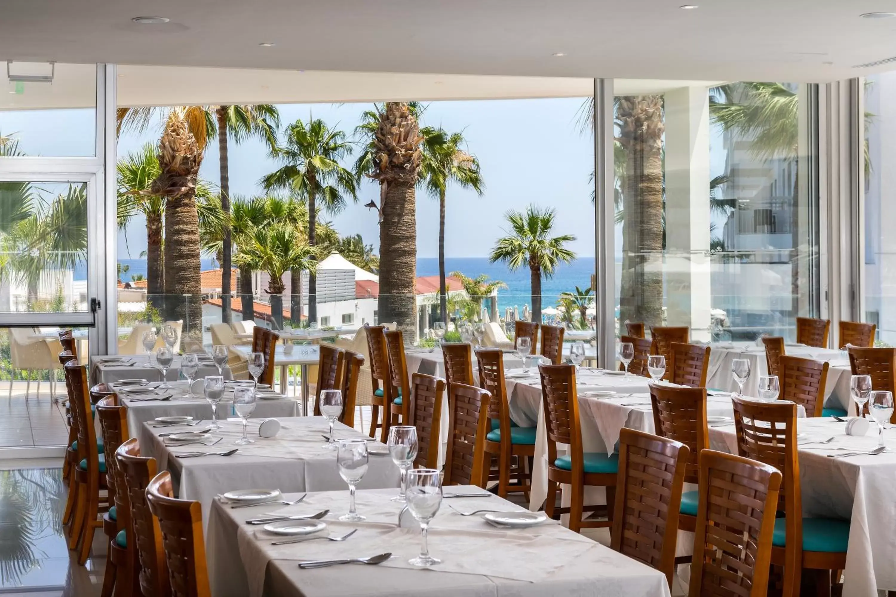 Restaurant/Places to Eat in Tsokkos Protaras Beach Hotel