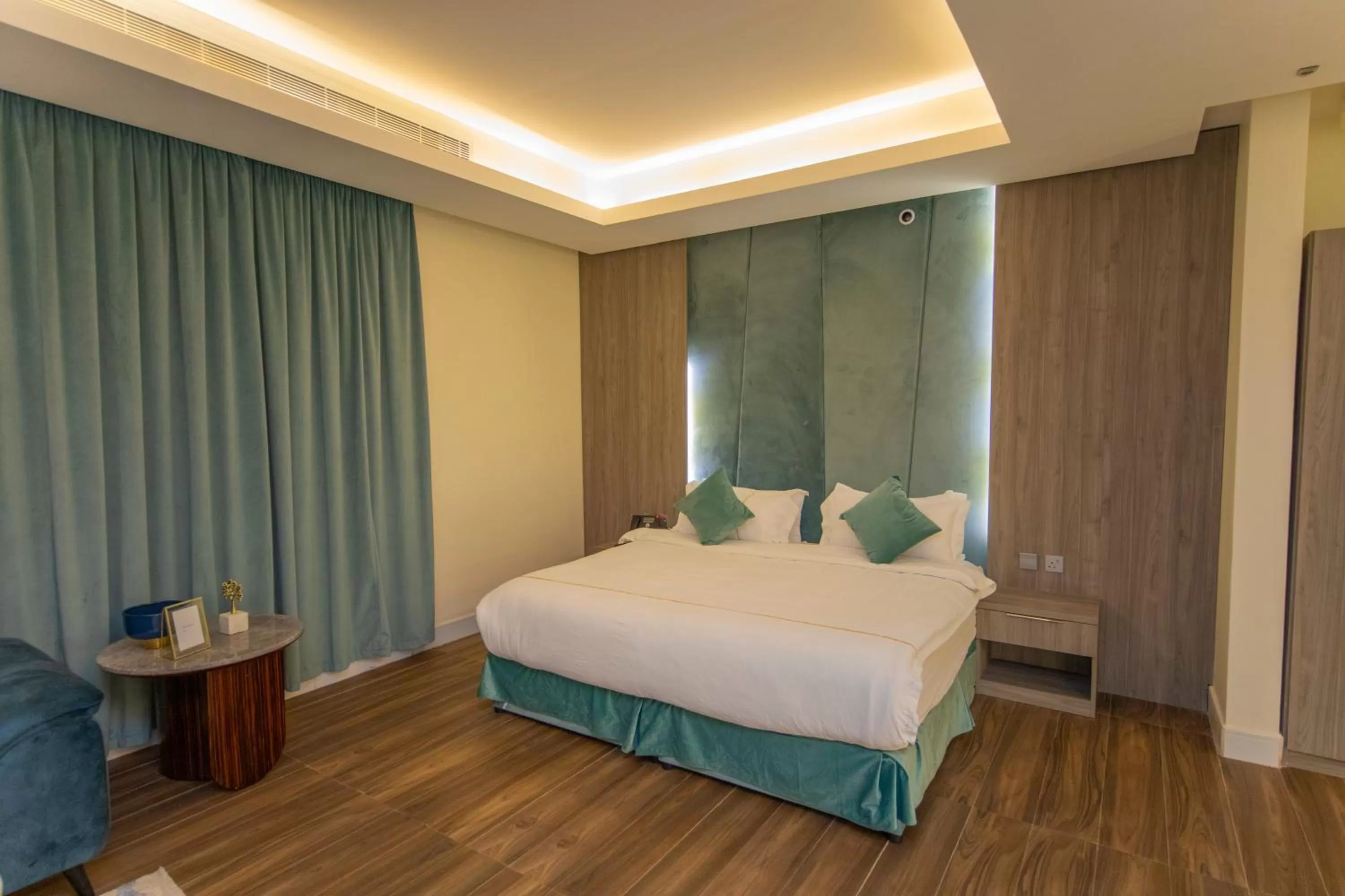 Bed in Luxury Night Al Mounisea