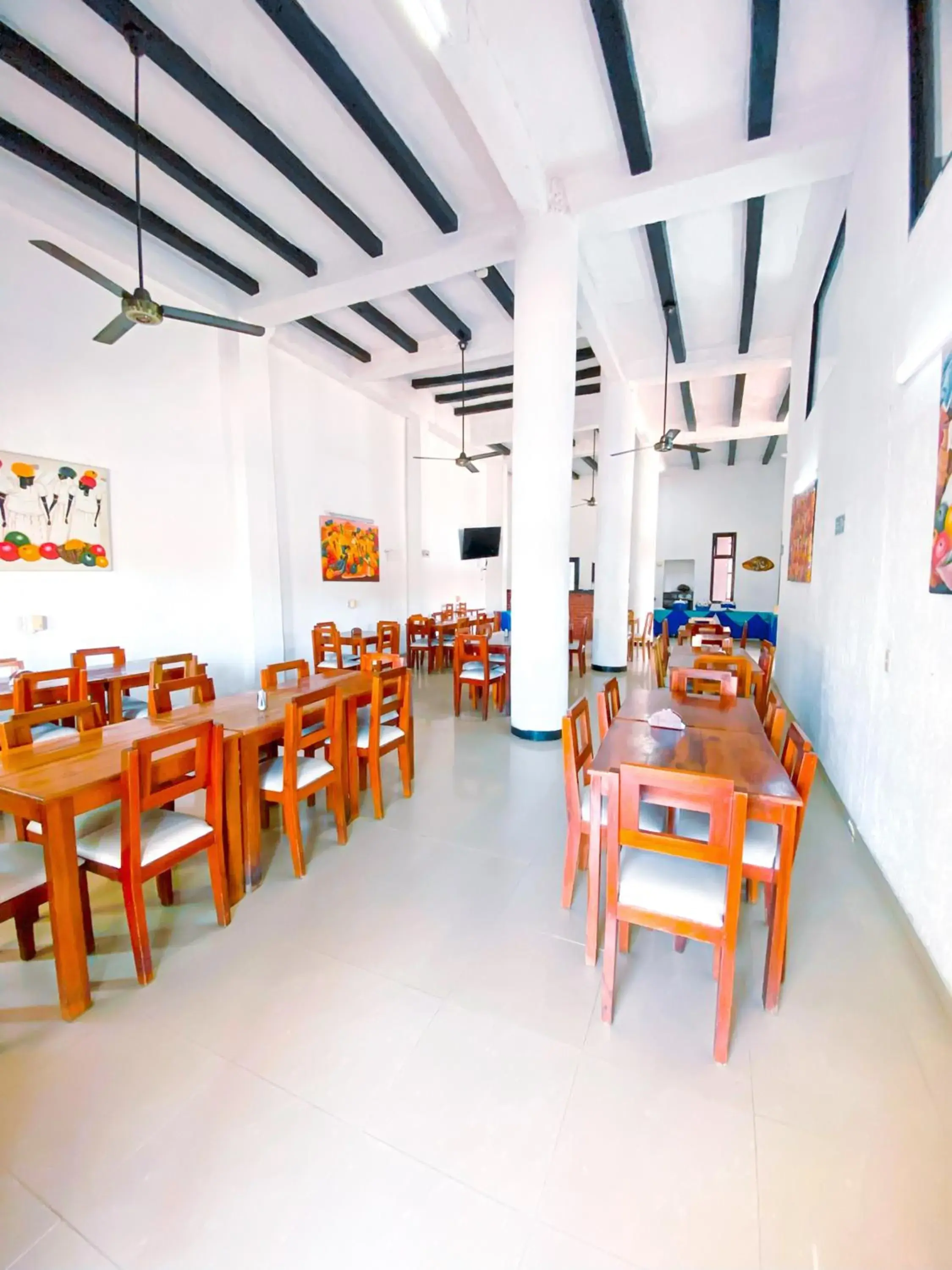 Restaurant/Places to Eat in Hotel Sansiraka