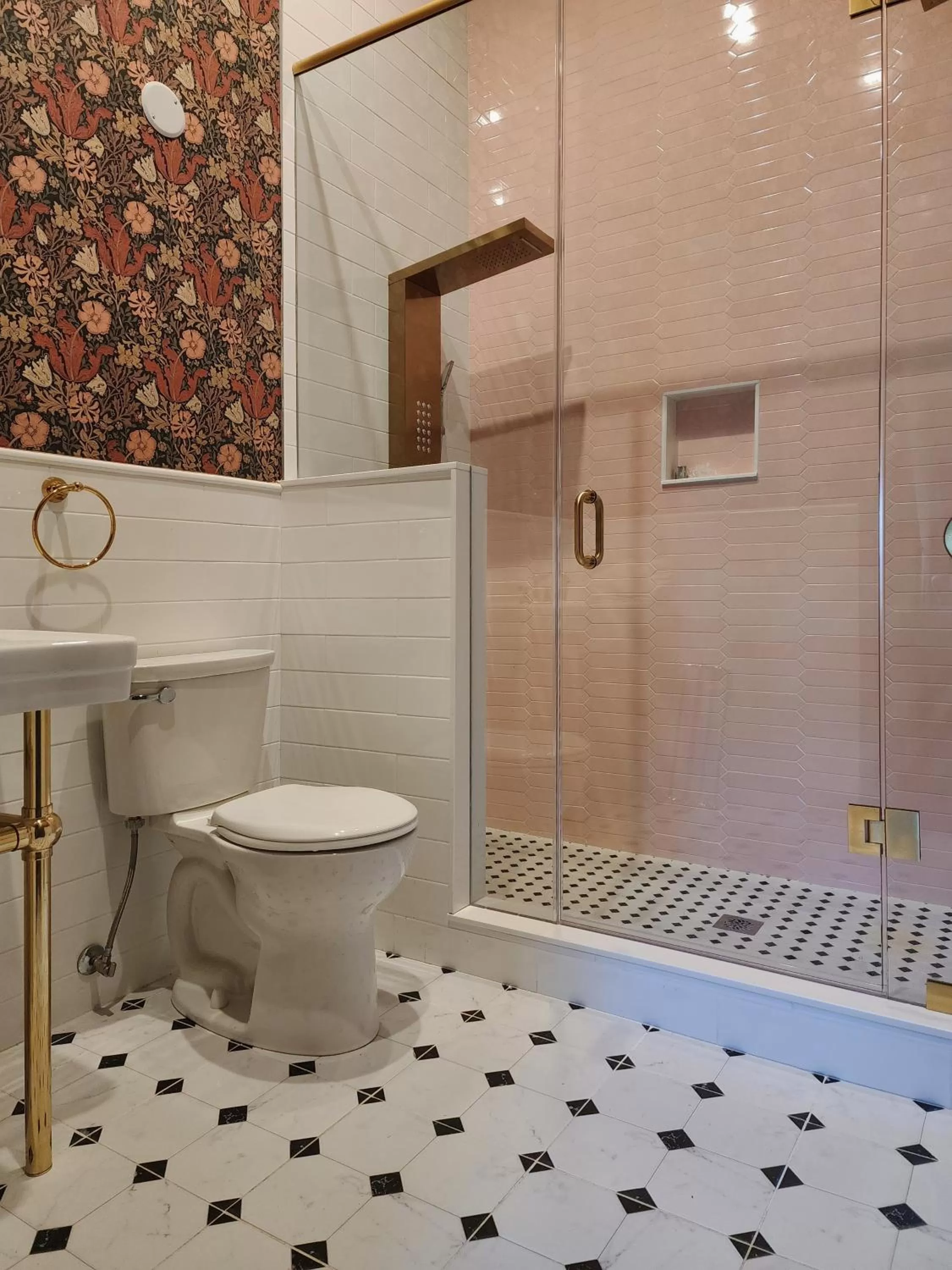 Shower, Bathroom in Niagara Grandview Boutique Hotel