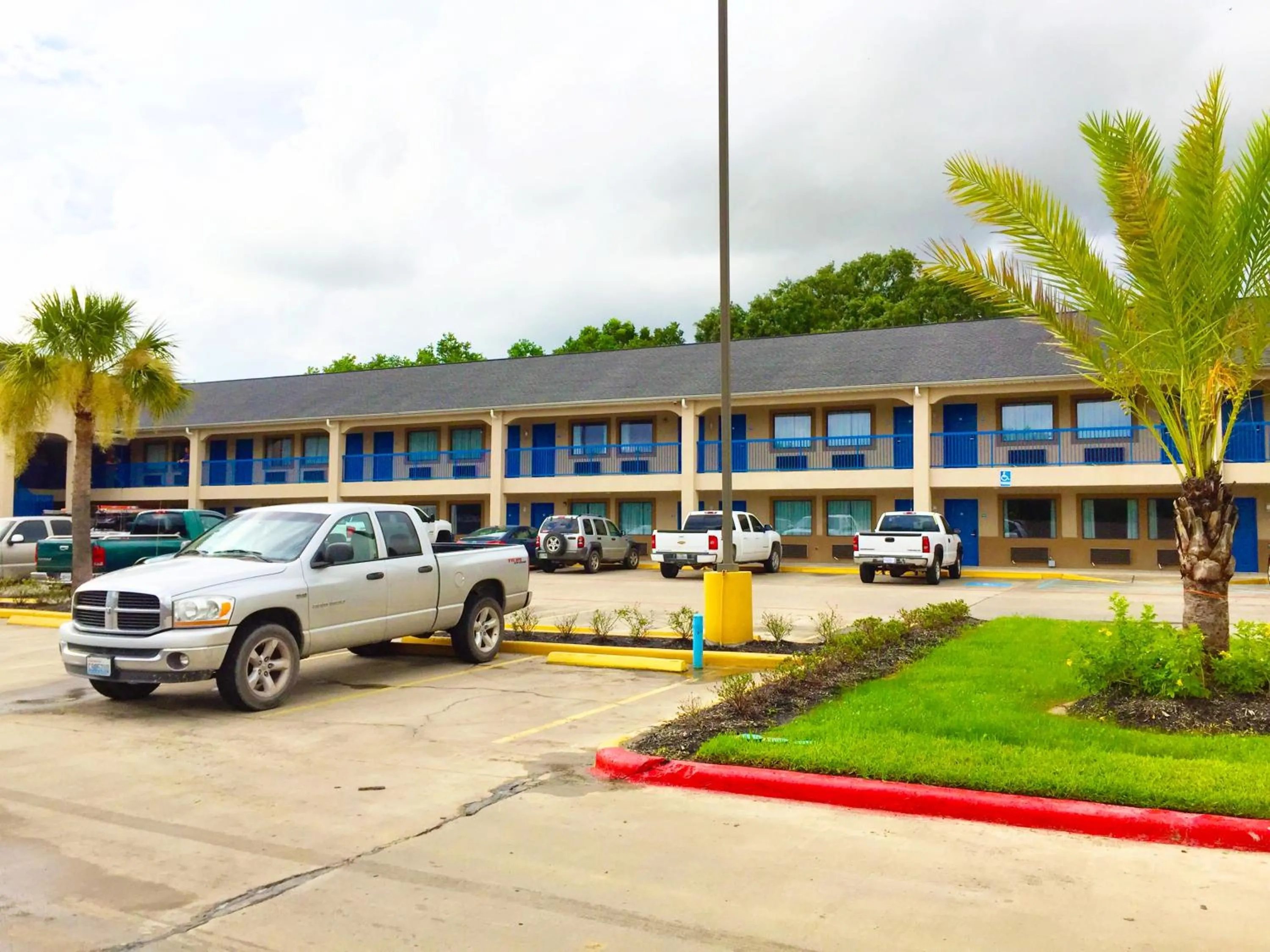Property building in Americas Best Value Inn & Suites Mont Belvieu Houston