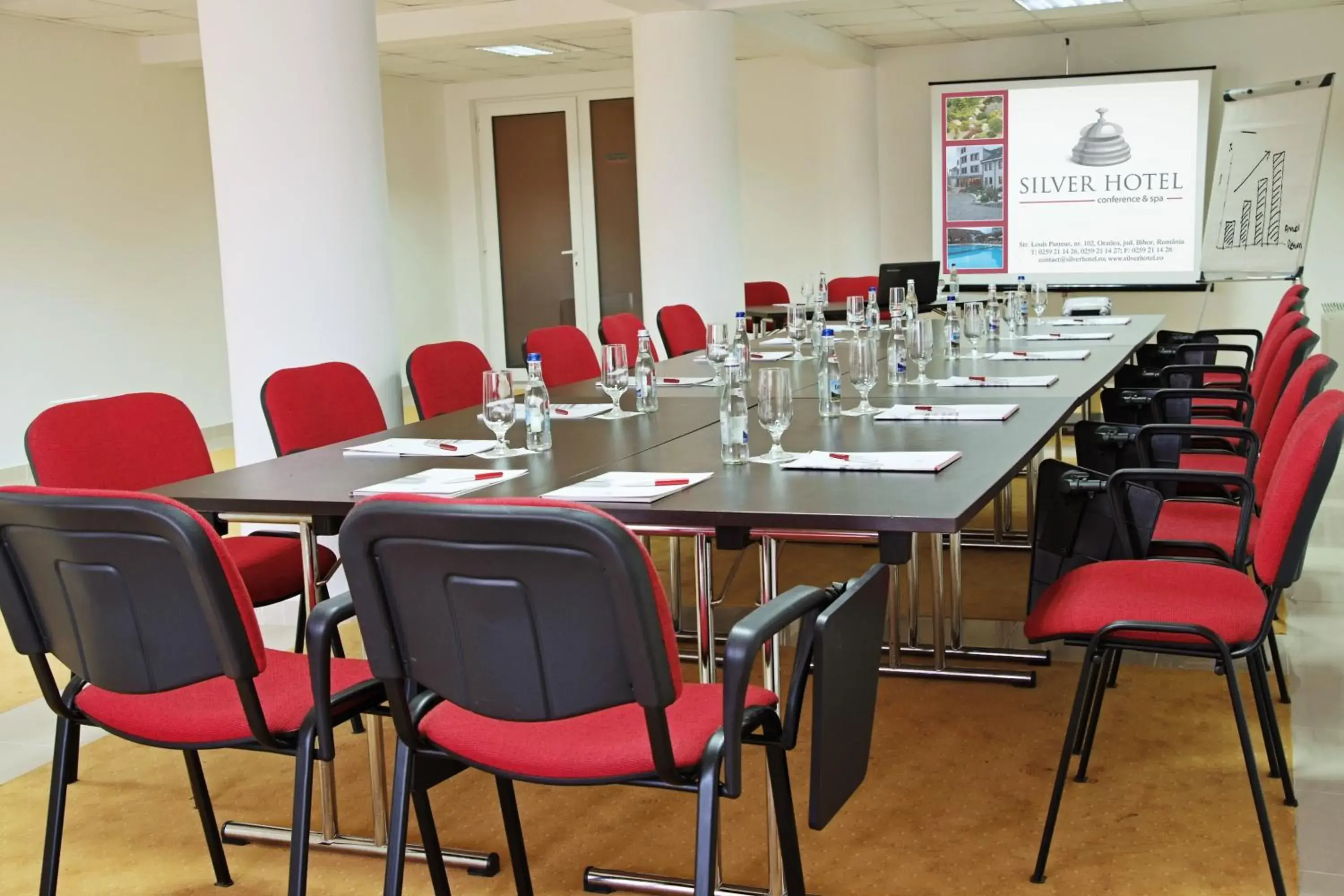 Business facilities in Silver Residence
