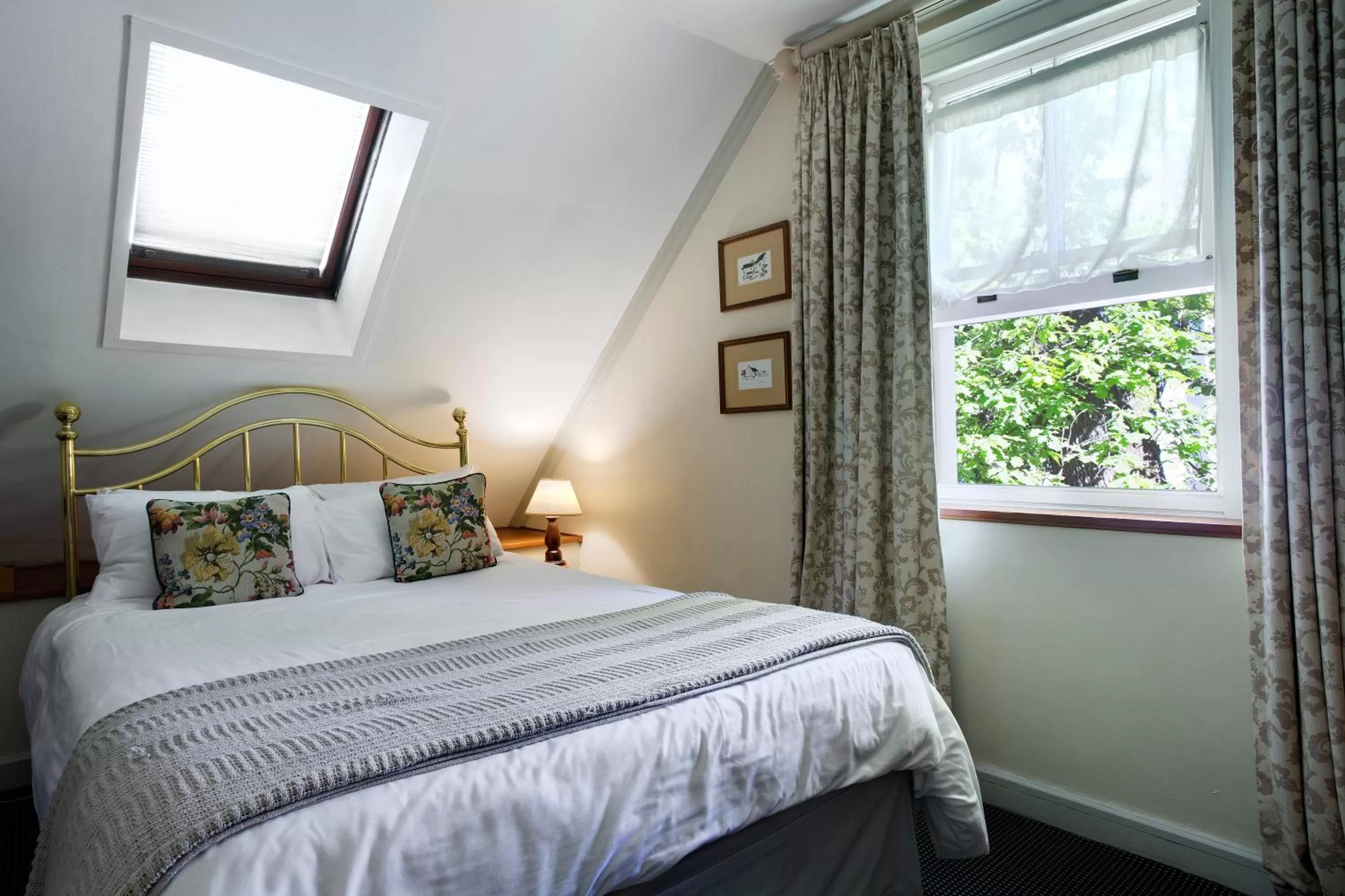 Bed in The Stellenbosch Hotel