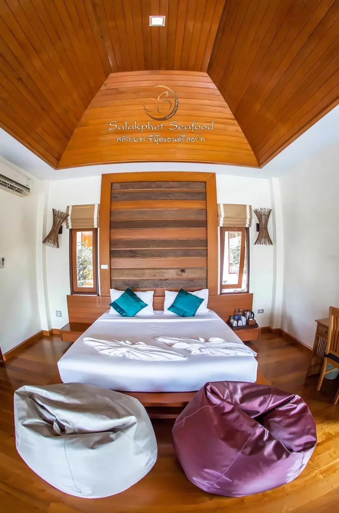 Bed in Salakphet Resort