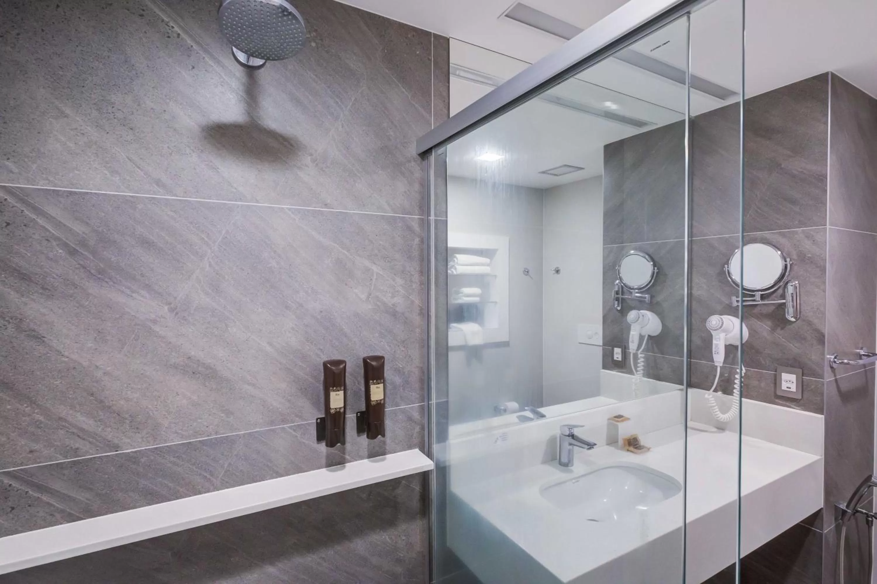 Bathroom in Rio Hotel by Bourbon Campinas