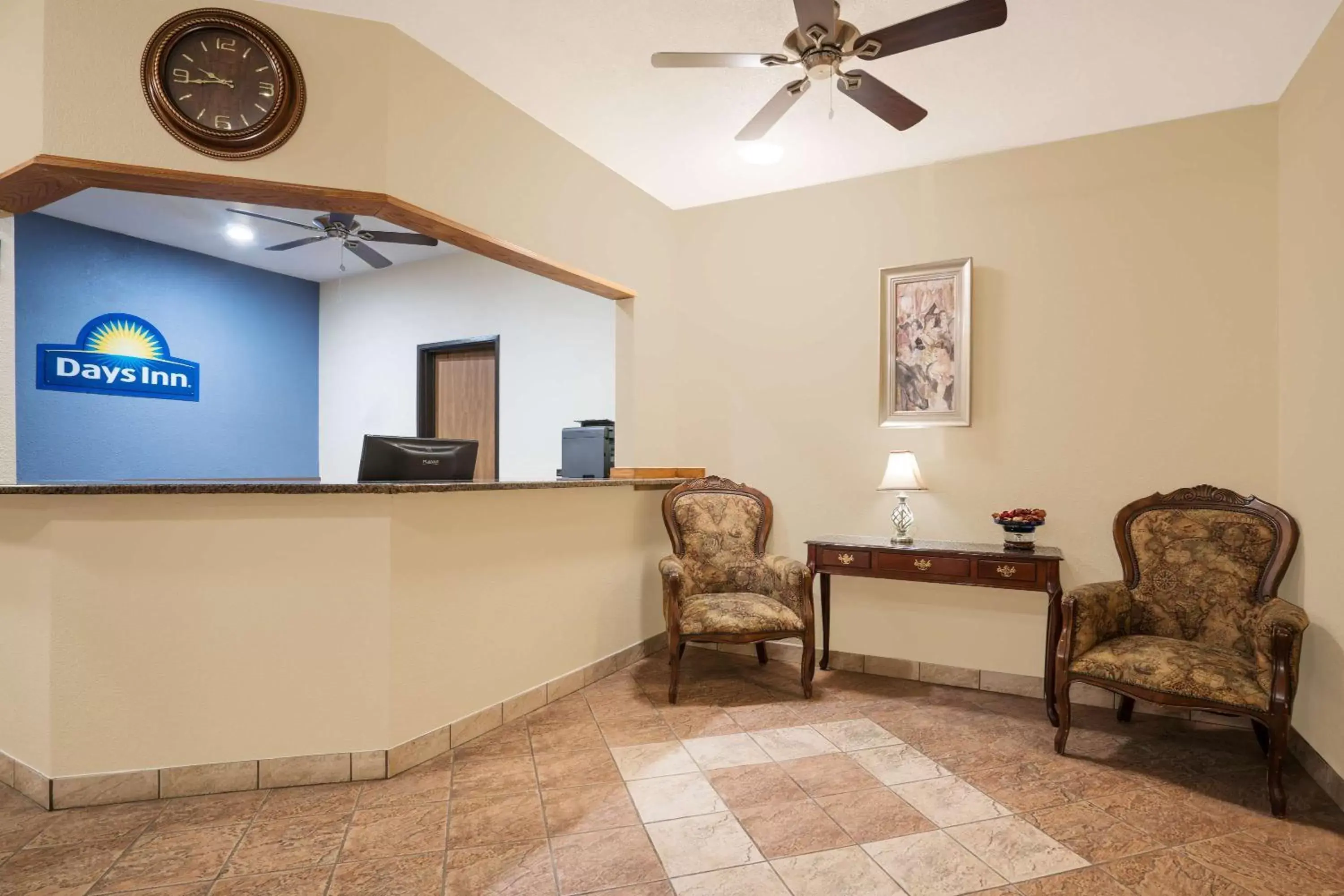 Lobby or reception, Lobby/Reception in Days Inn by Wyndham Mankato