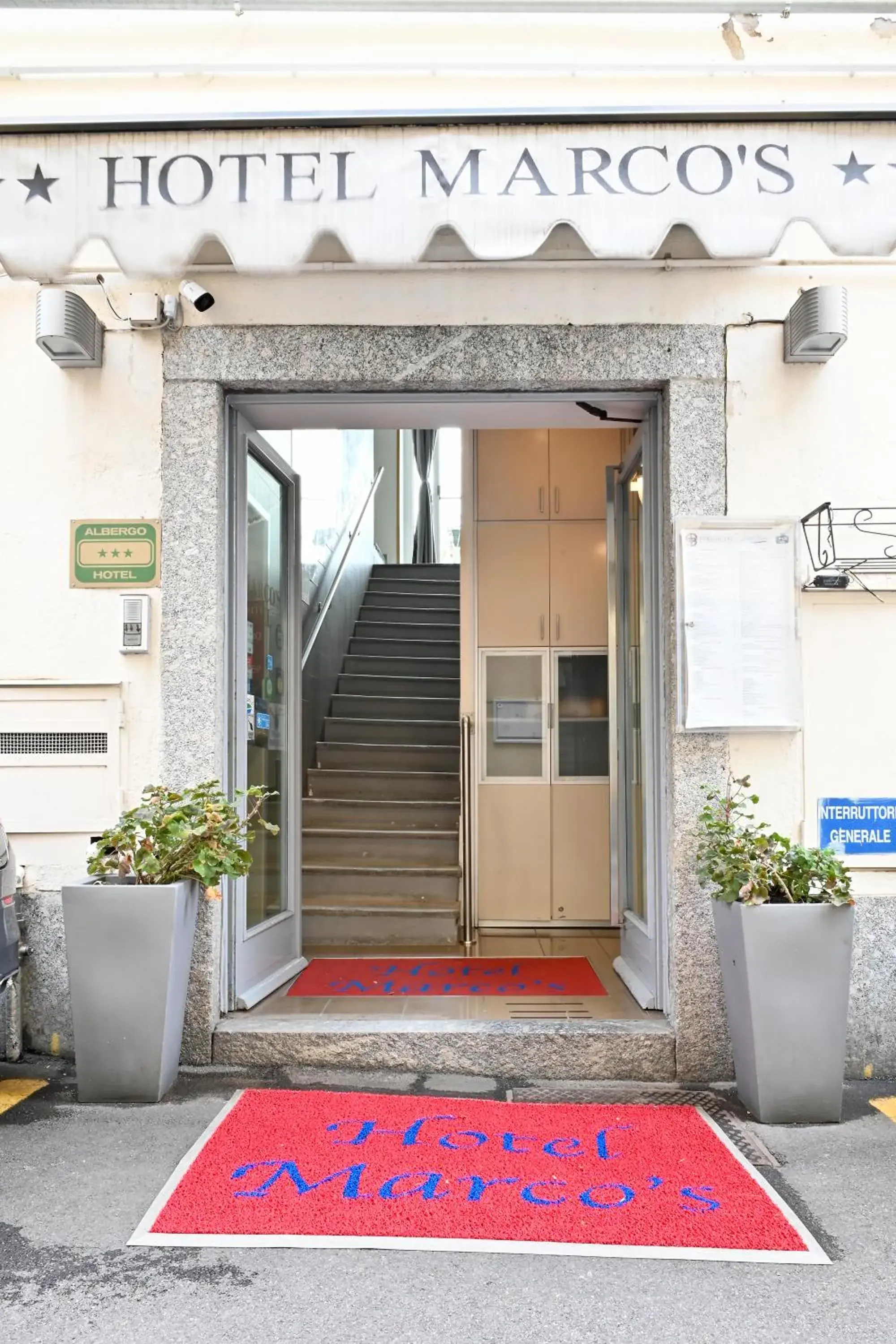 Facade/entrance in Hotel Marco's