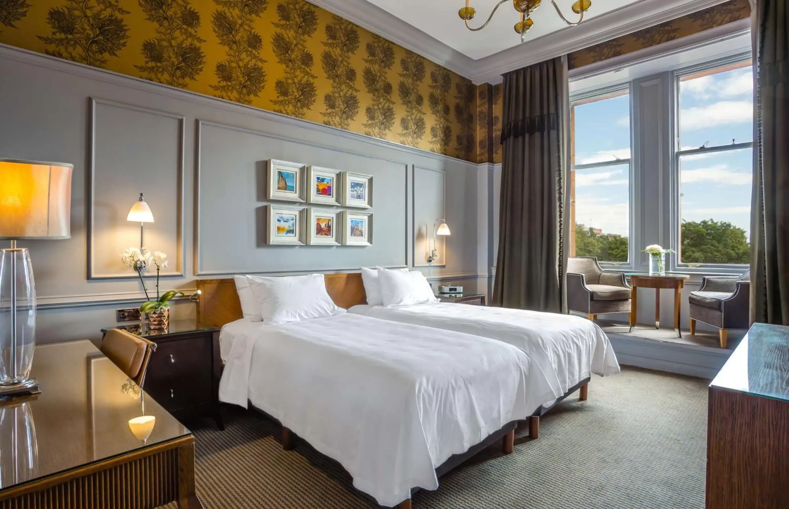 Bedroom, Bed in Waldorf Astoria Edinburgh - The Caledonian