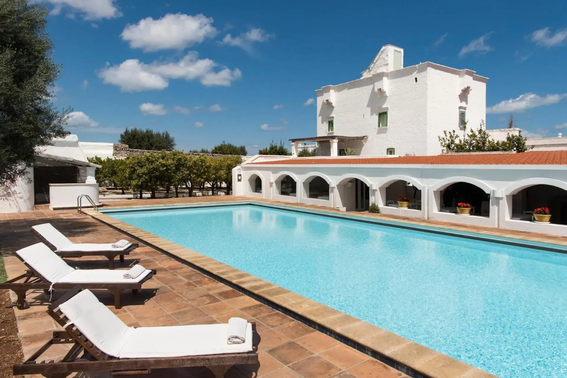 Swimming Pool in Hotel Il Melograno