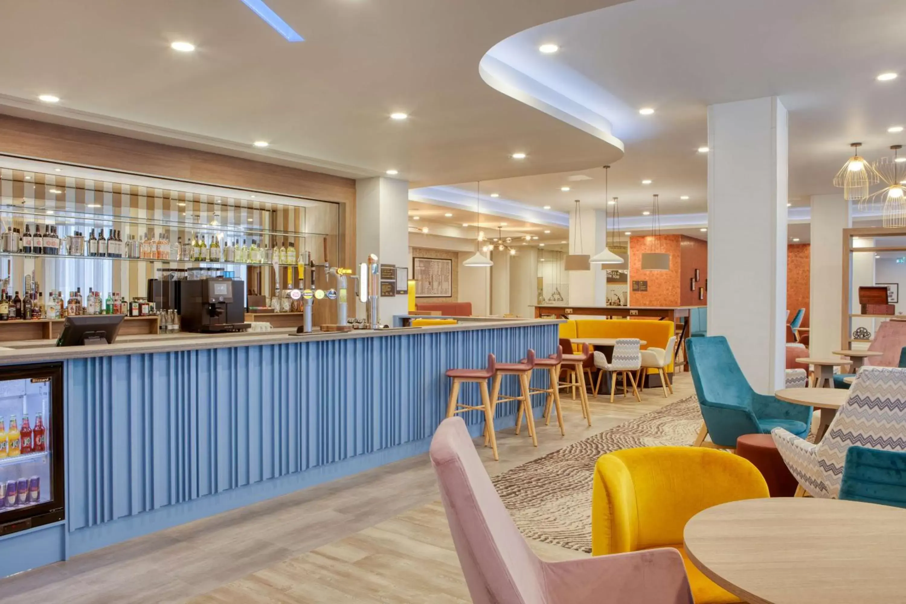 Lounge or bar, Restaurant/Places to Eat in Hampton By Hilton Manchester Northern Quarter