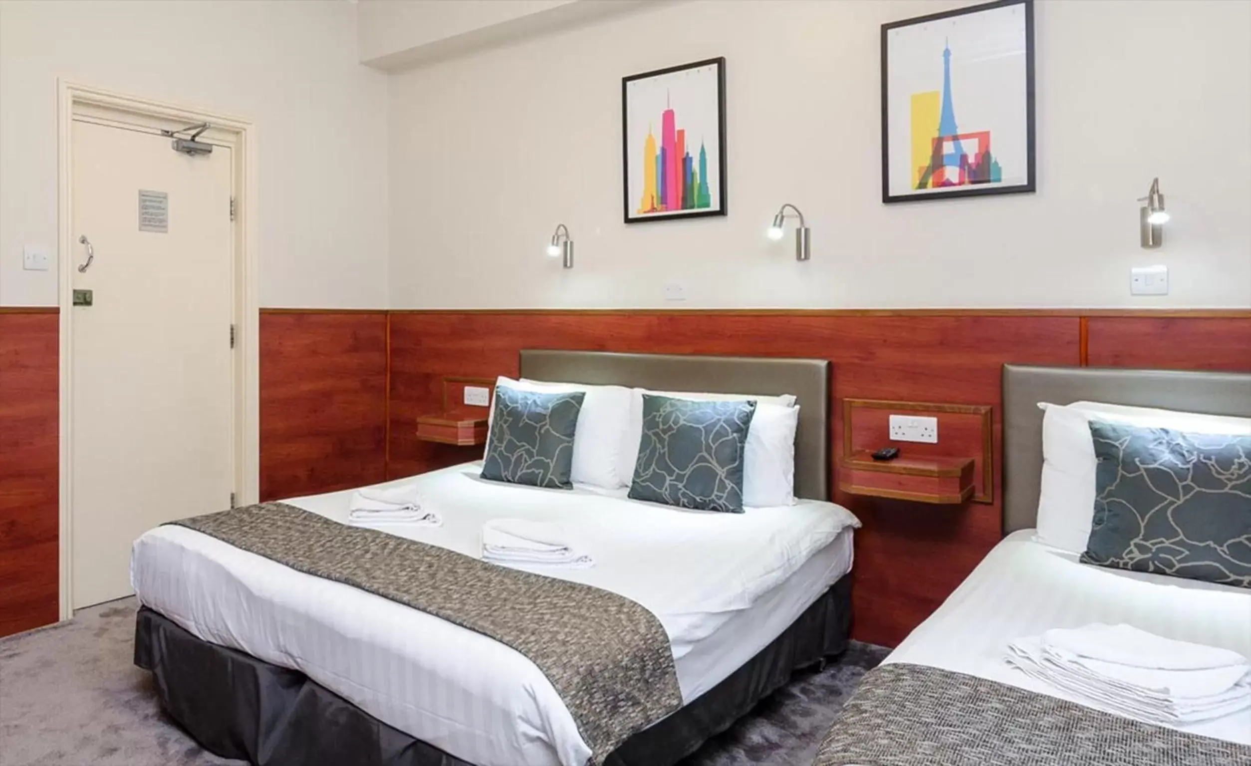 Bedroom, Bed in Wardonia Hotel