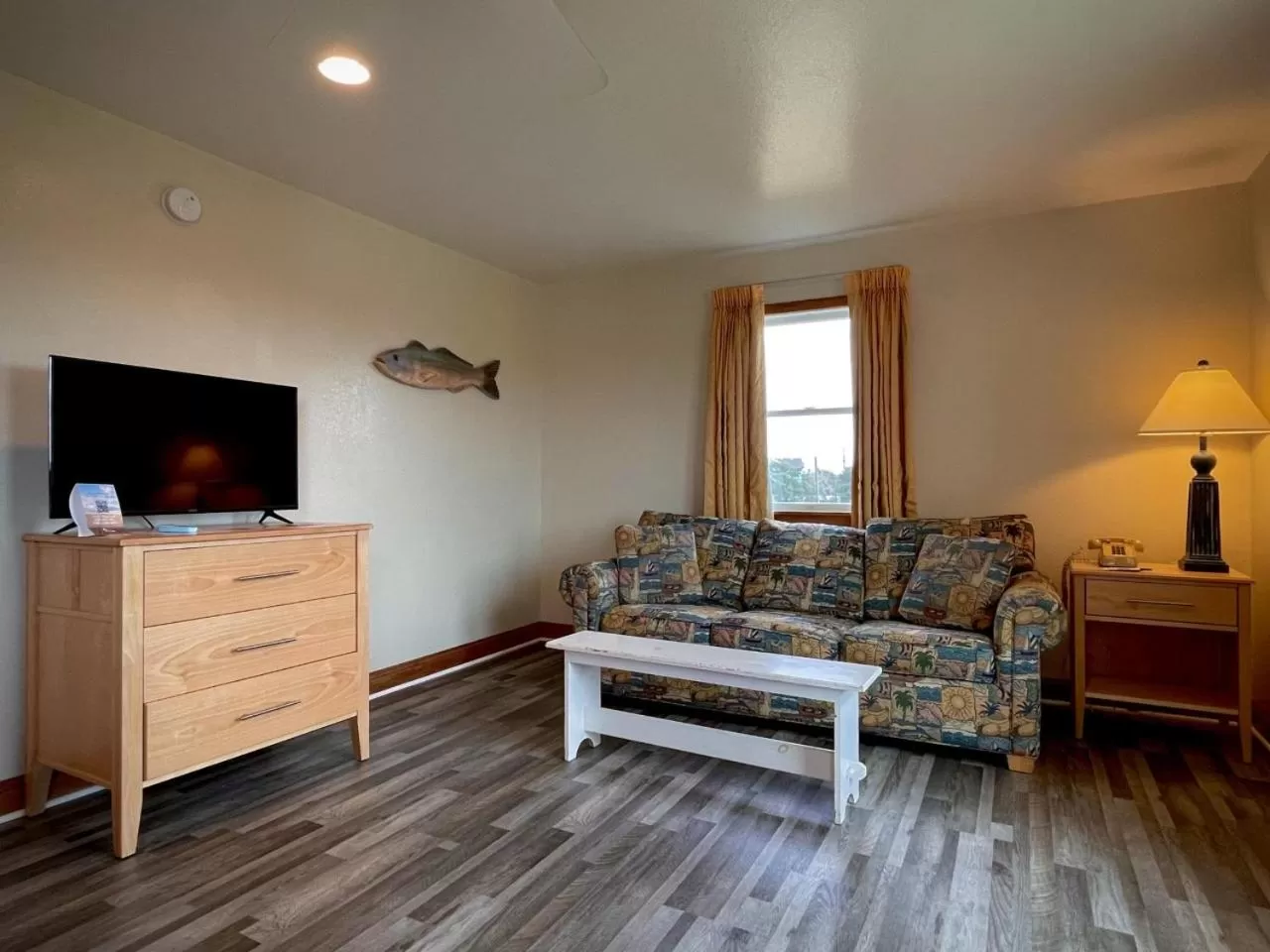 Living room in Pony Island Inn
