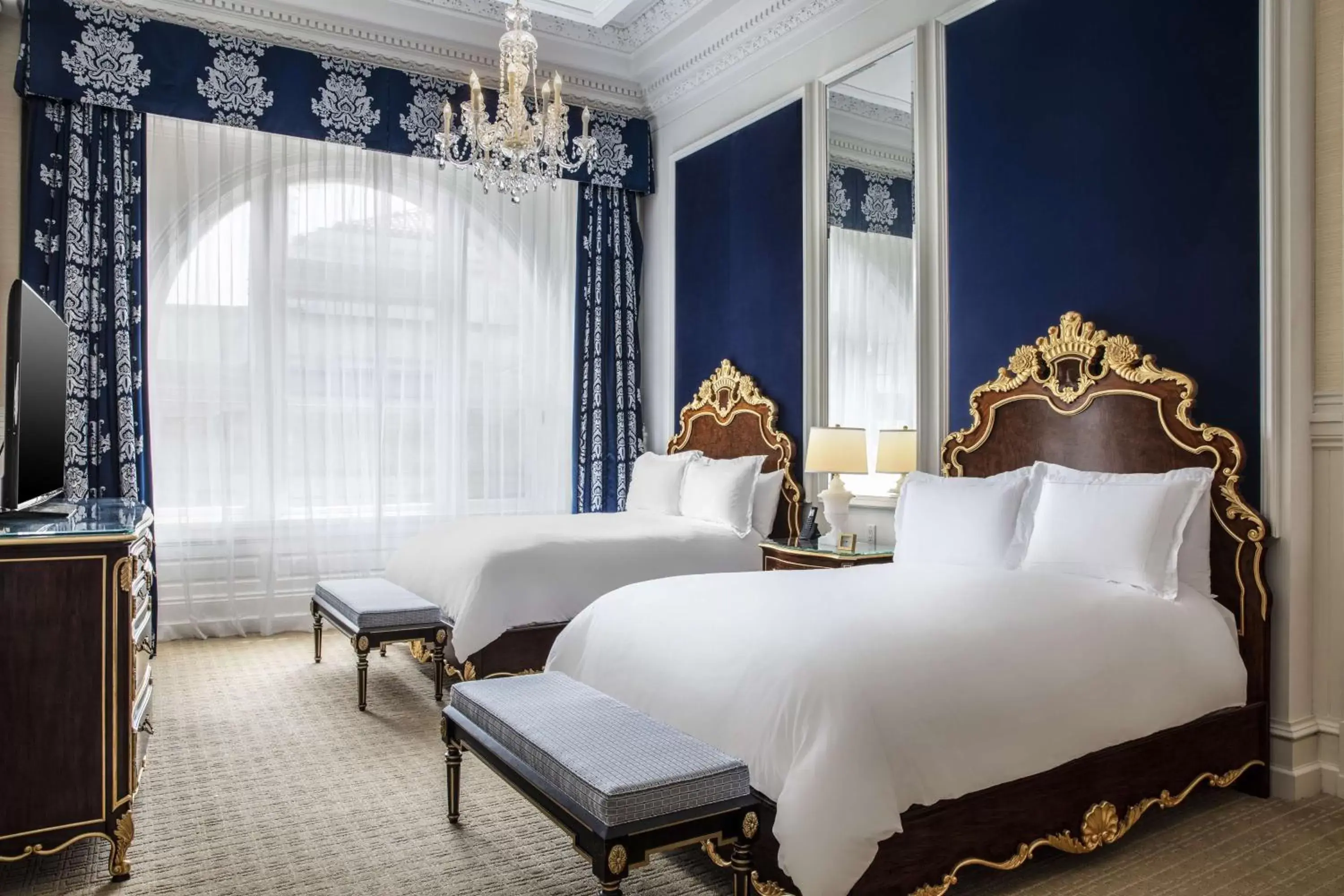 Bed in Waldorf Astoria Washington DC