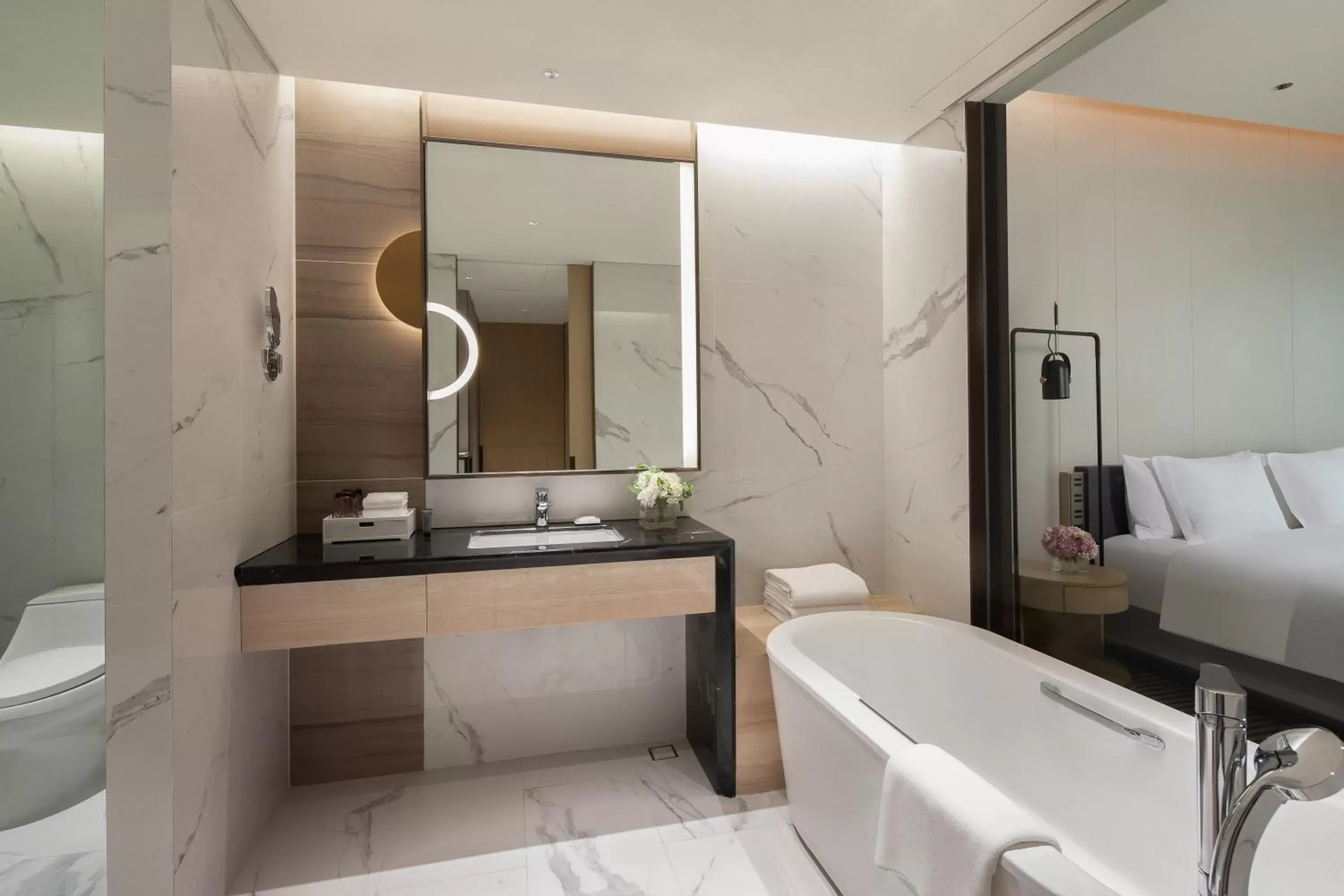 Photo of the whole room, Bathroom in Crowne Plaza Foshan Nanhai, an IHG Hotel