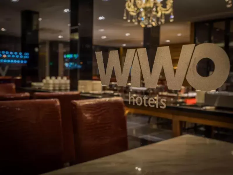 Restaurant/places to eat in WIWO Hotel