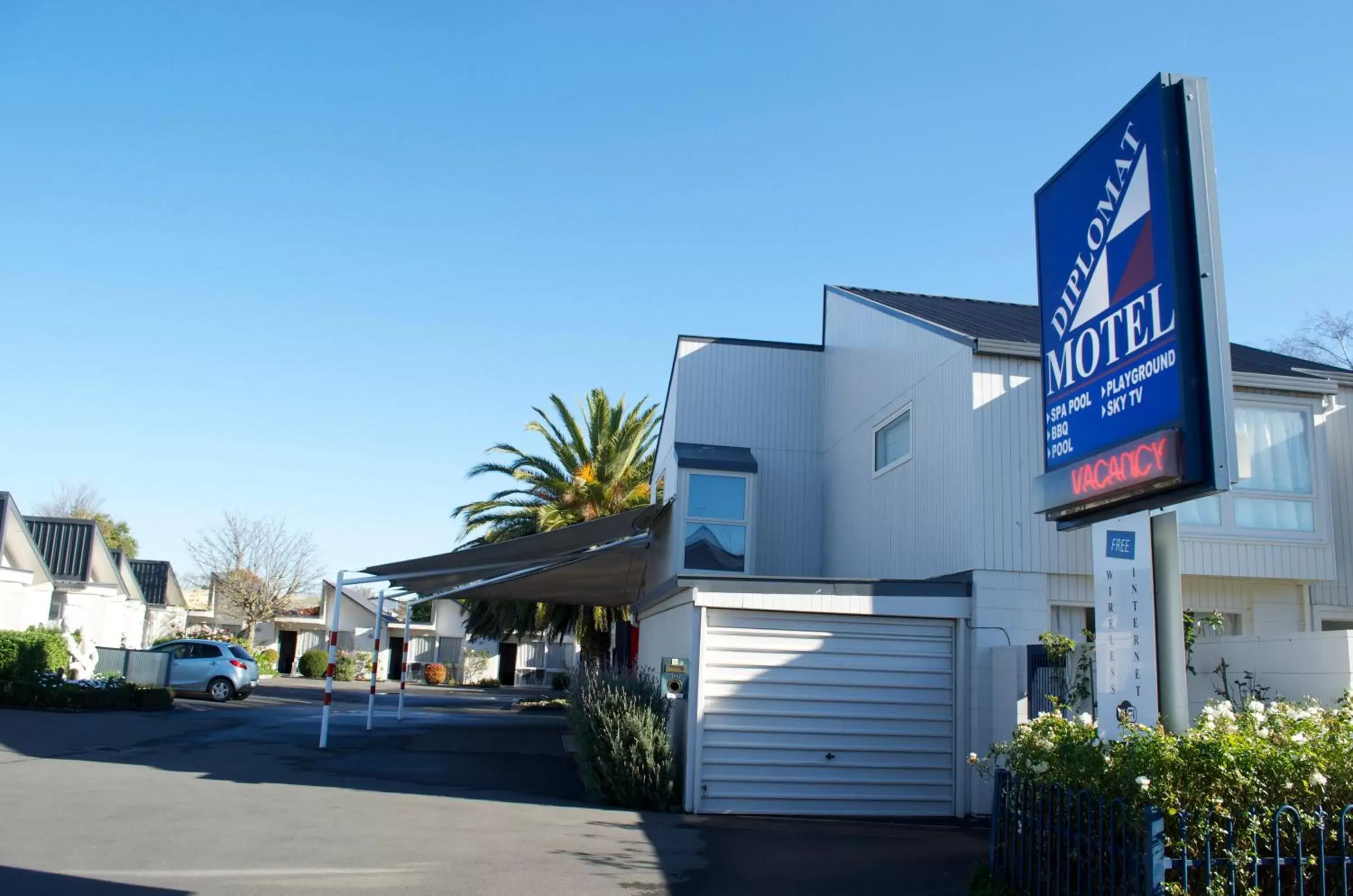 Property logo or sign, Property Building in Diplomat Motel