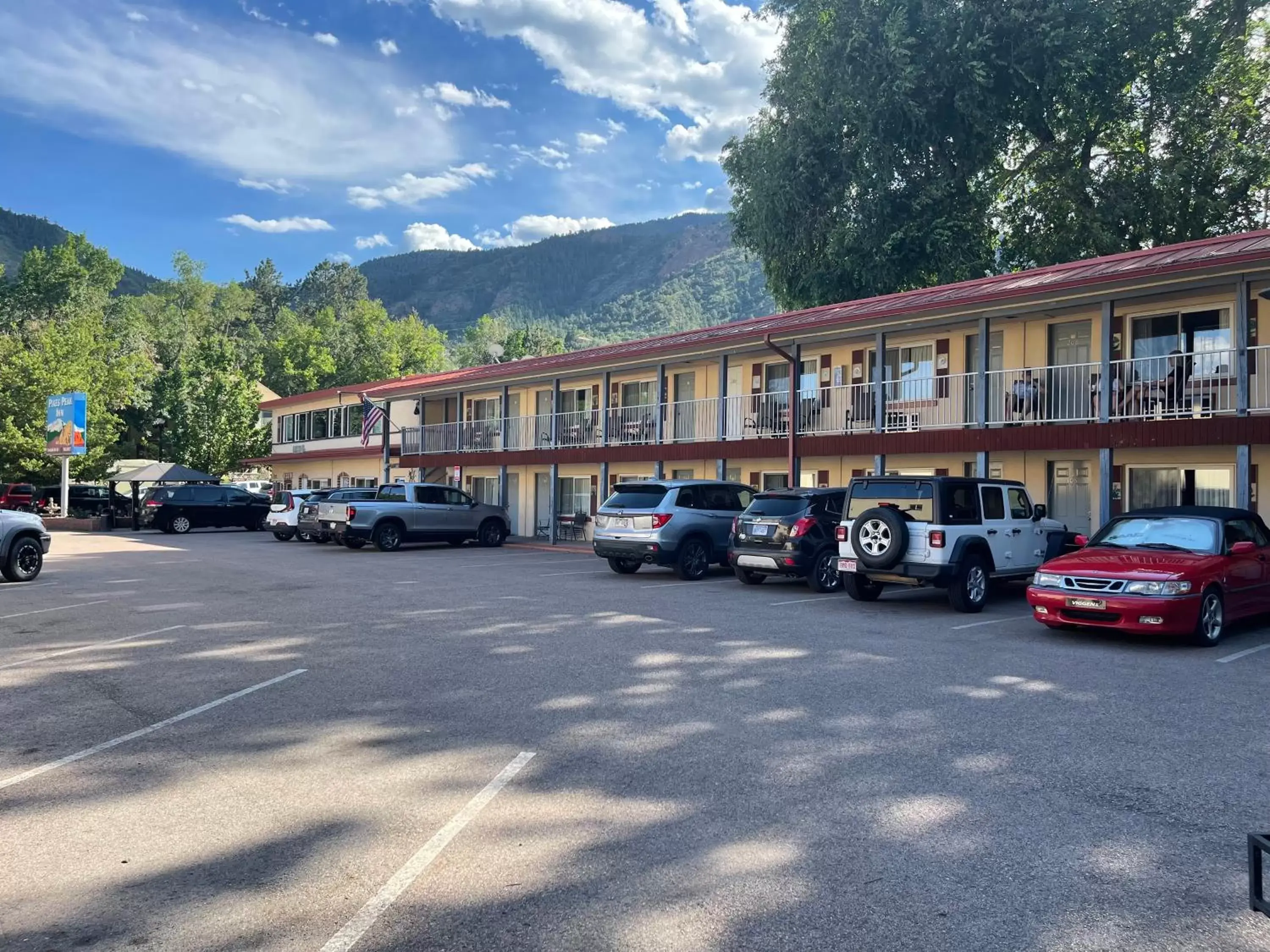 Property Building in Pikes Peak Inn