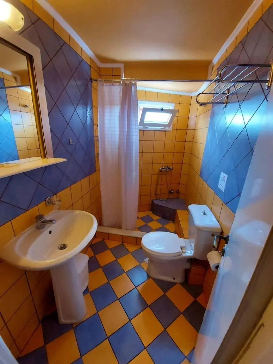 Bathroom in San Nectarios