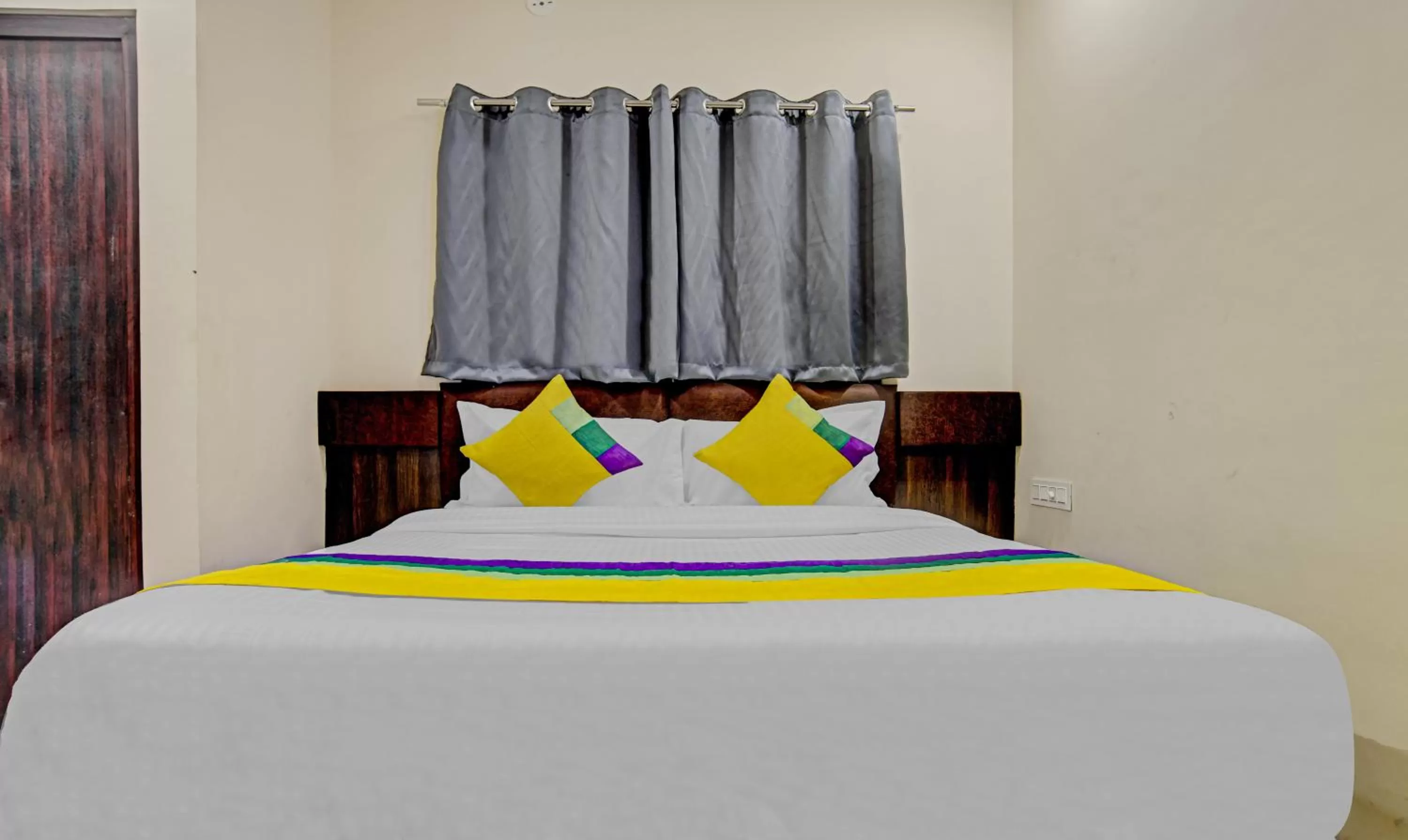 Bed in Hotel Anand Shree Near Airport,Indore
