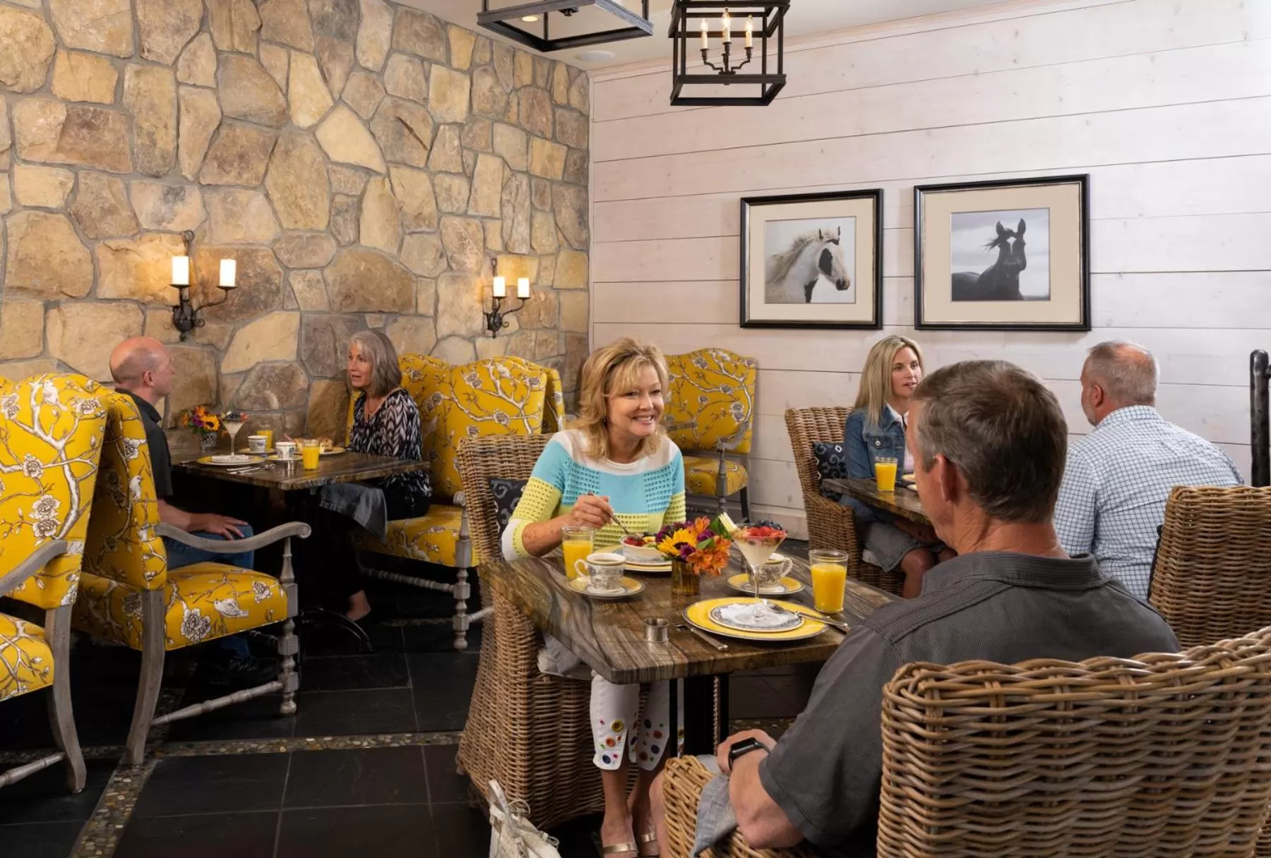 Breakfast in The White Birch Inn