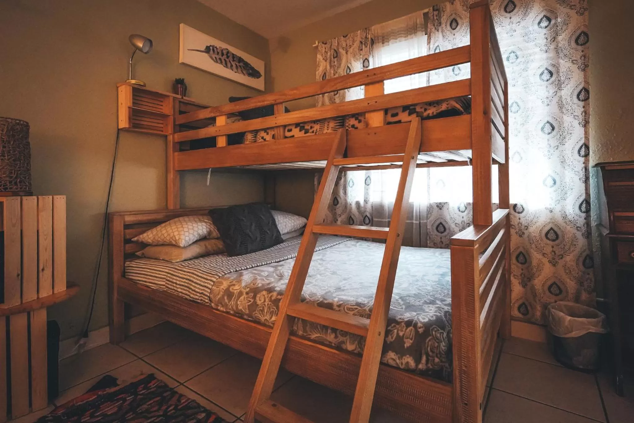 Bedroom in Hollywood Light Haven Lodge