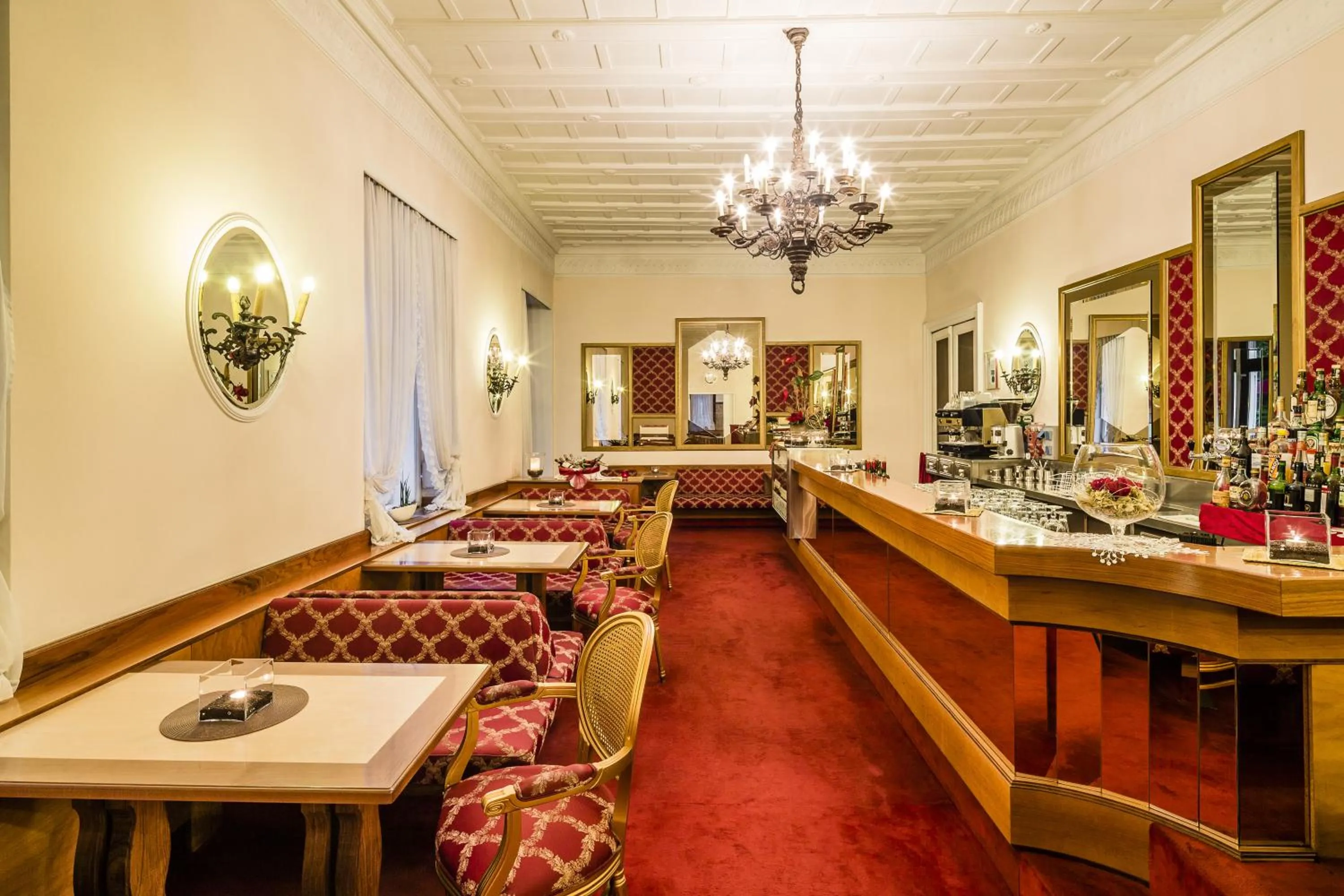 Lounge or bar in Grand Hotel Bellevue - adults only