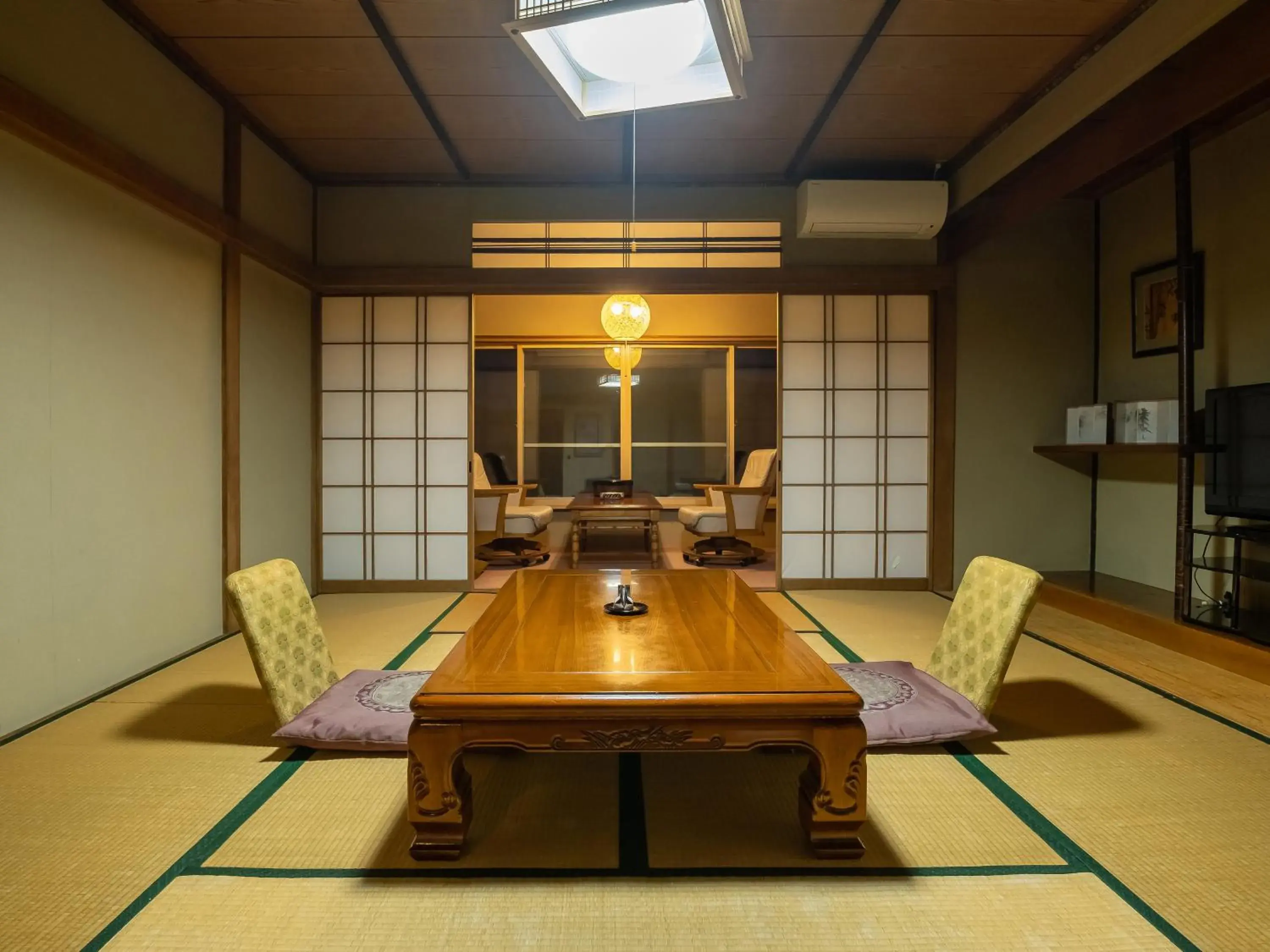 Photo of the whole room in Hakone Shirayunoyado Yamadaya Ryokan