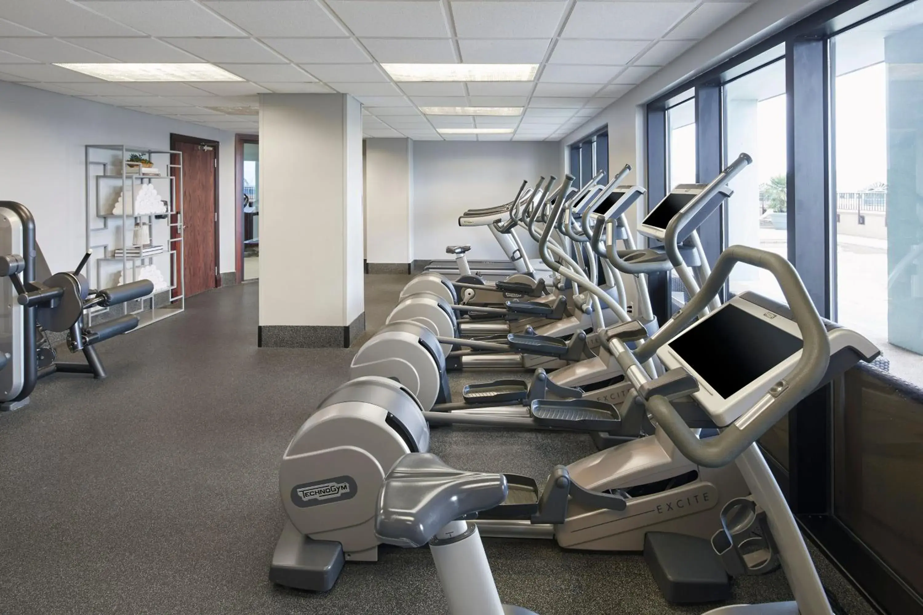 Fitness centre/facilities, Fitness Center/Facilities in Renaissance by Marriott Mobile Riverview Plaza Hotel