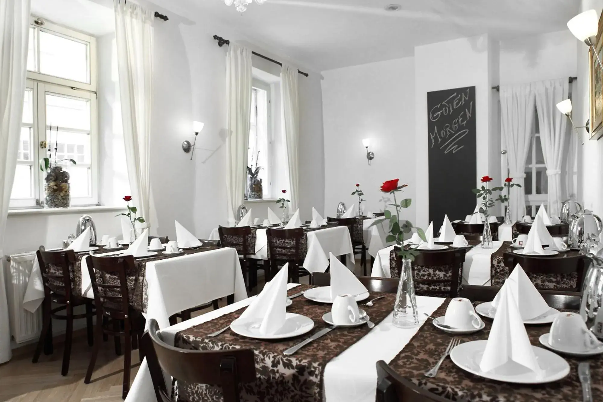 Buffet breakfast, Restaurant/Places to Eat in Altstadthotel Augsburg