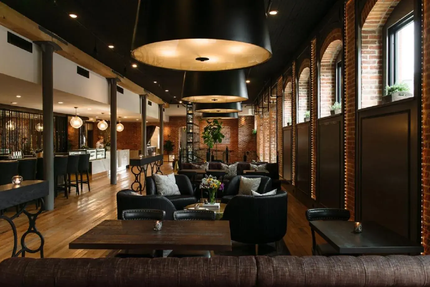 Lounge or bar, Lobby/Reception in The Charmant Hotel