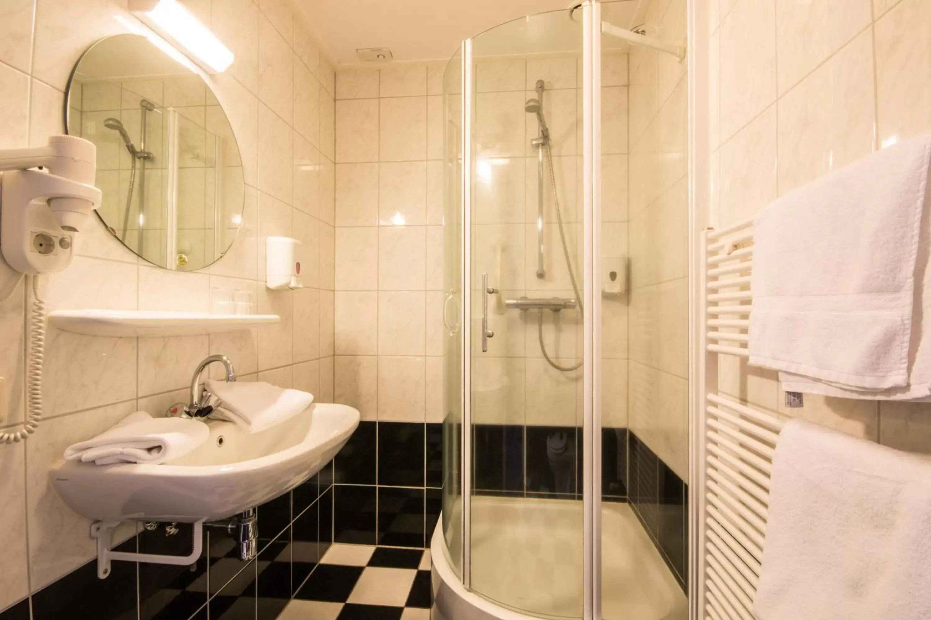 Bathroom in De Stobbe hotel & suites