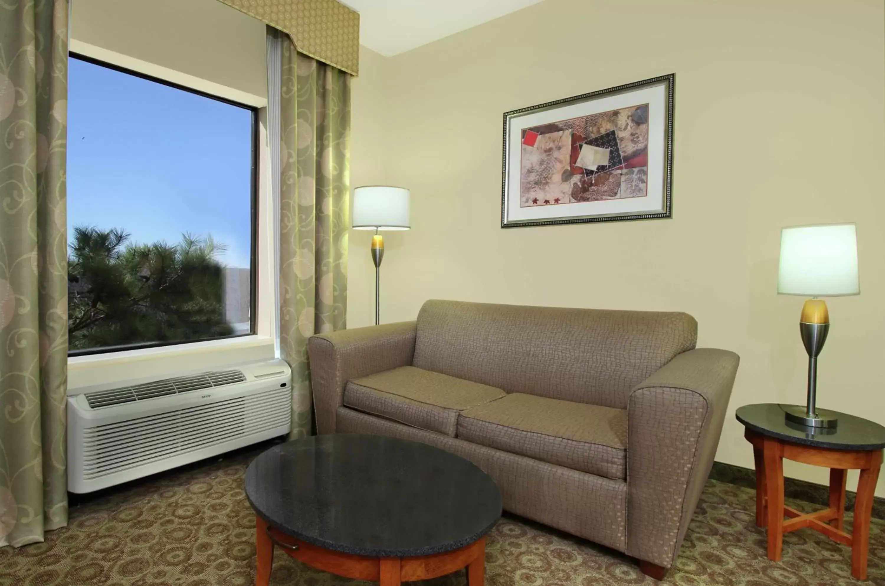 Living room, Seating Area in Hampton Inn & Suites Buffalo