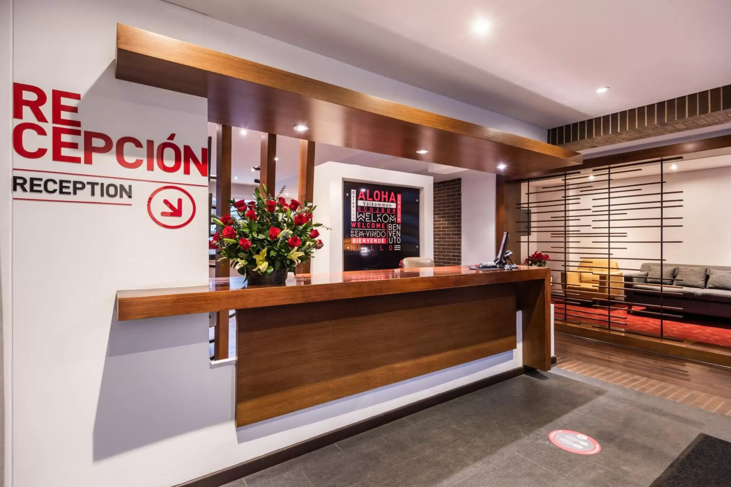 Lobby or reception in AZ Hotel