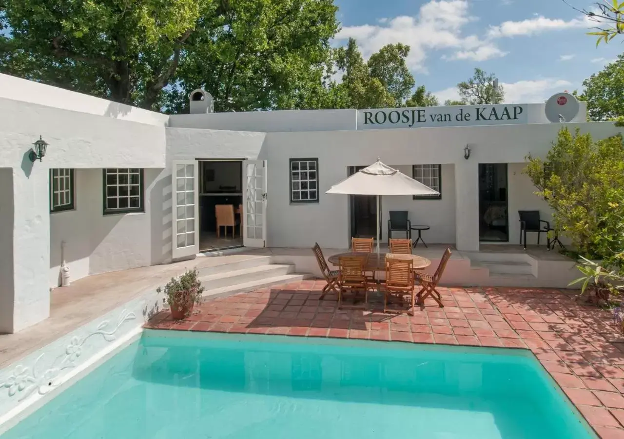 Swimming Pool in Hotel Roosje van de Kaap