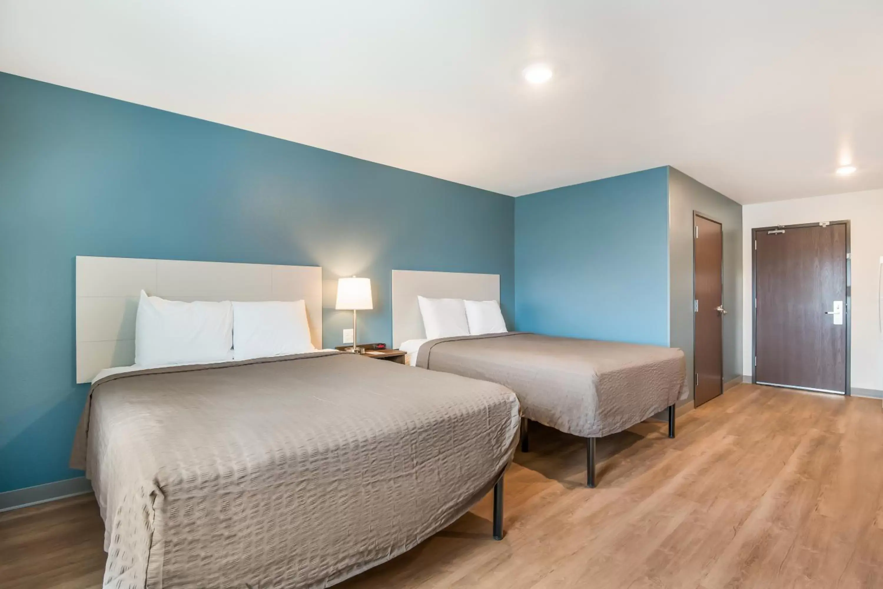 Photo of the whole room, Bed in WoodSpring Suites Broomfield-Westminster