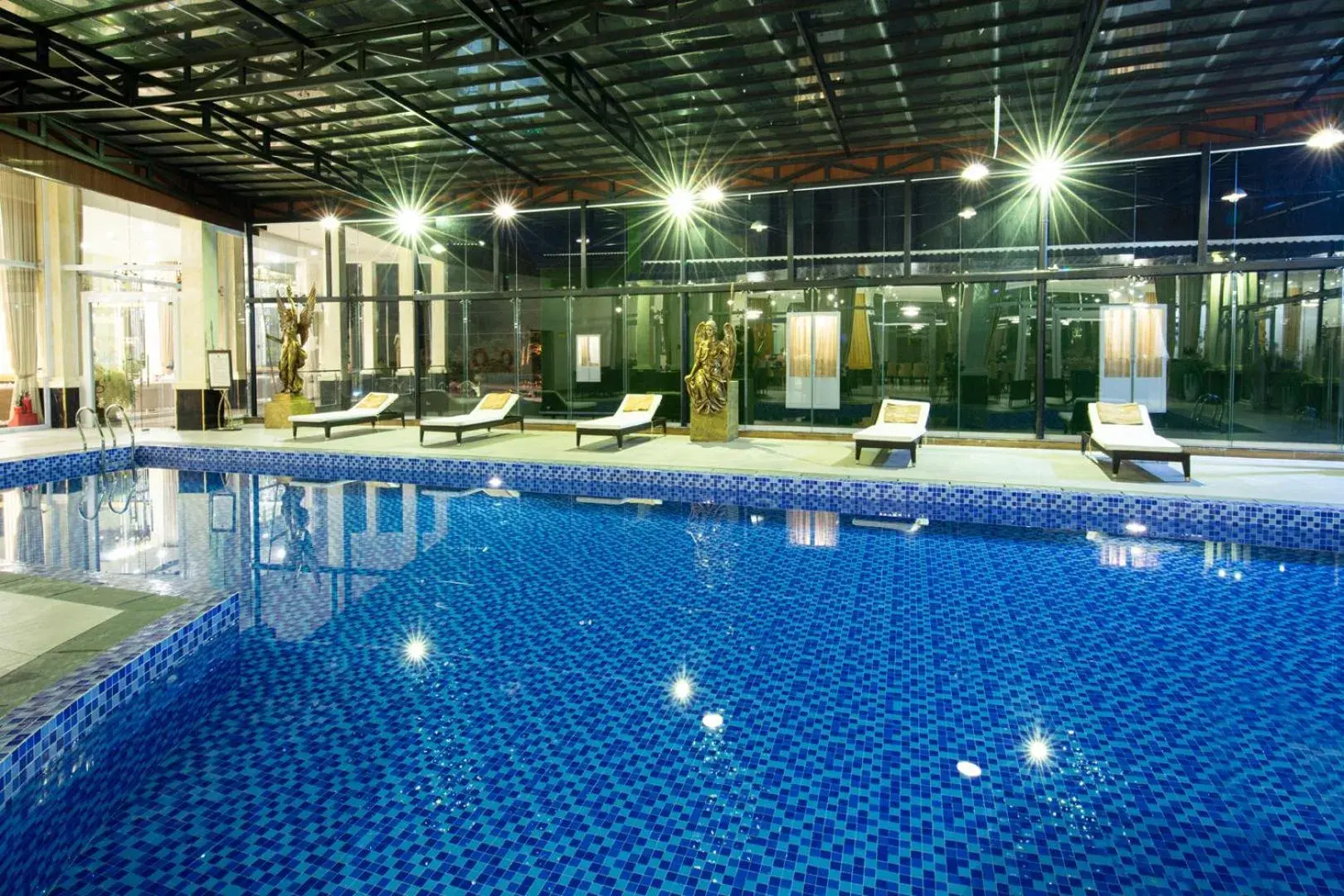 Swimming Pool in Ladalat Hotel