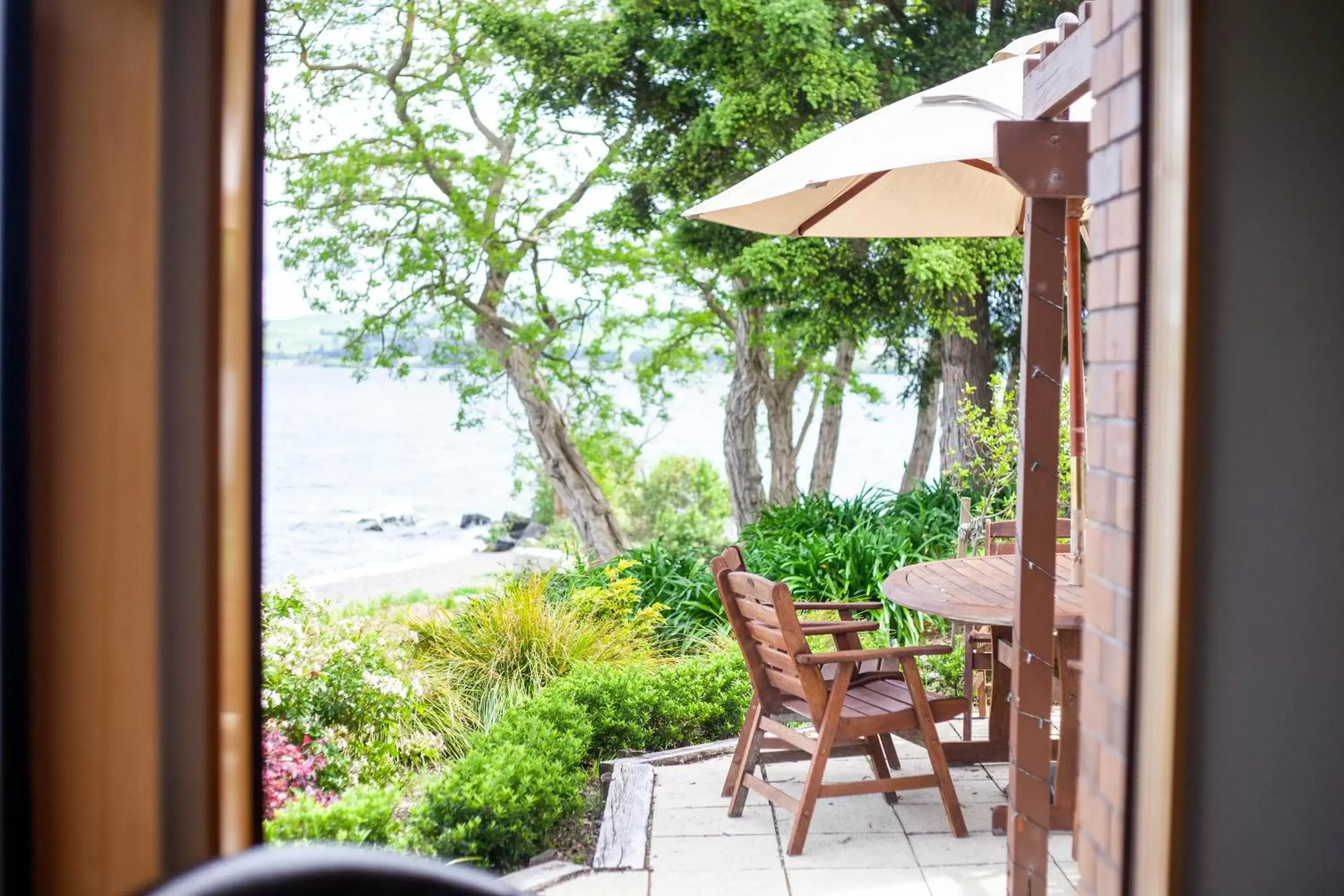 Patio in Cascades Lakefront Motel