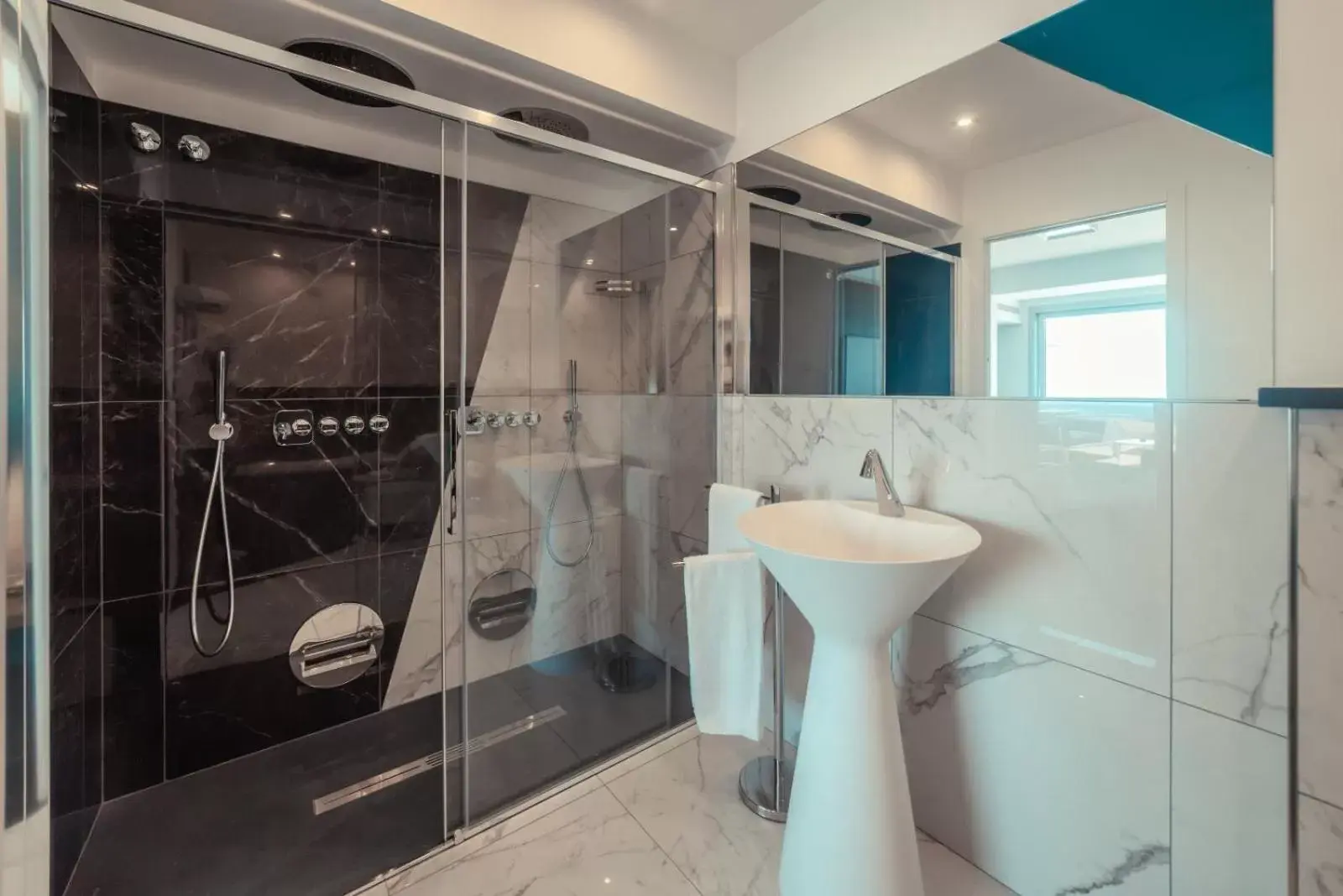 Bathroom in Nautilus Hotel